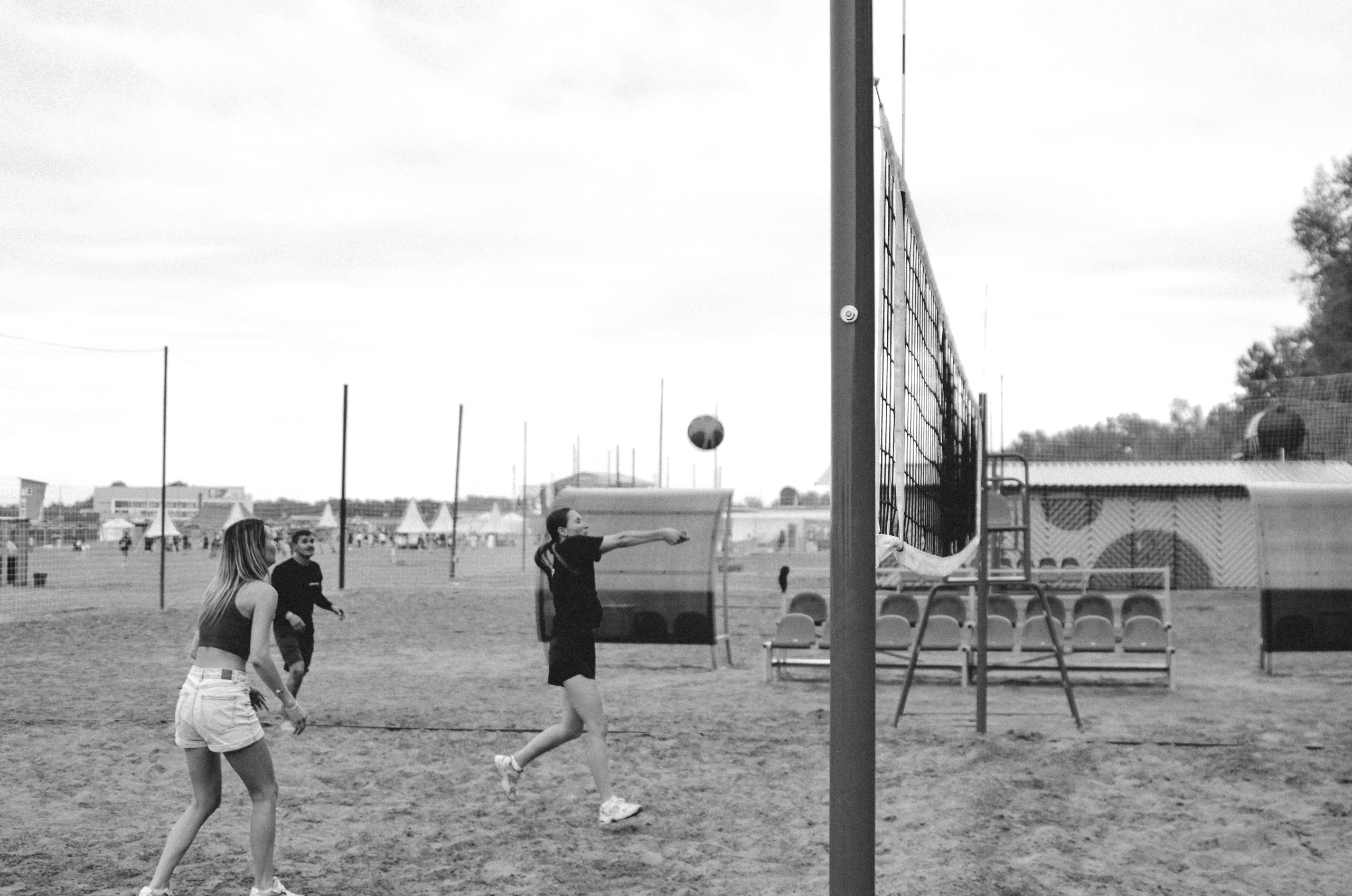 Фестиваль «Грань» 2025. Спортивная площадка. Денисова Аля — фотограф для парных съемок и индивидуальных историй в Барнауле