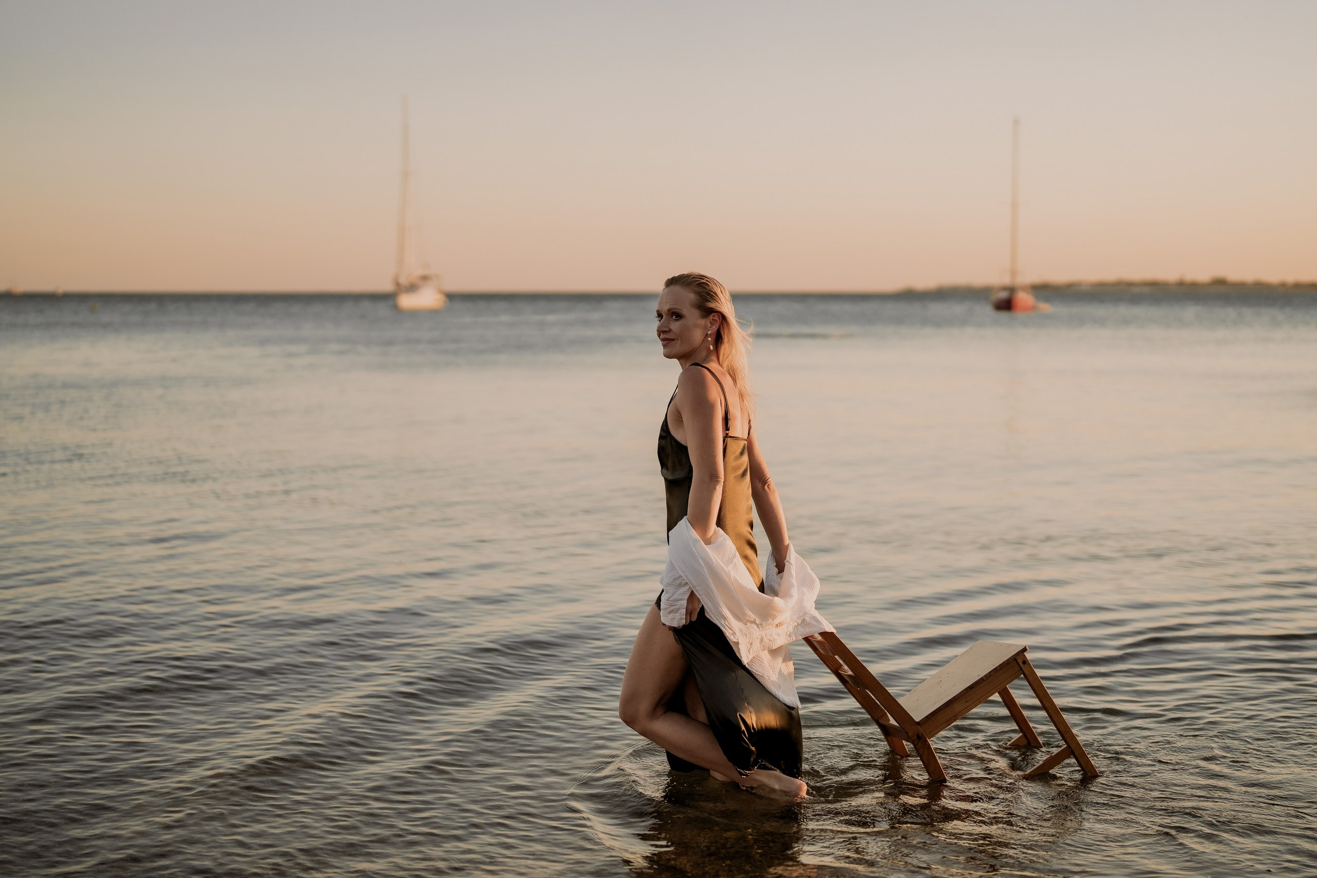 Стул и Море