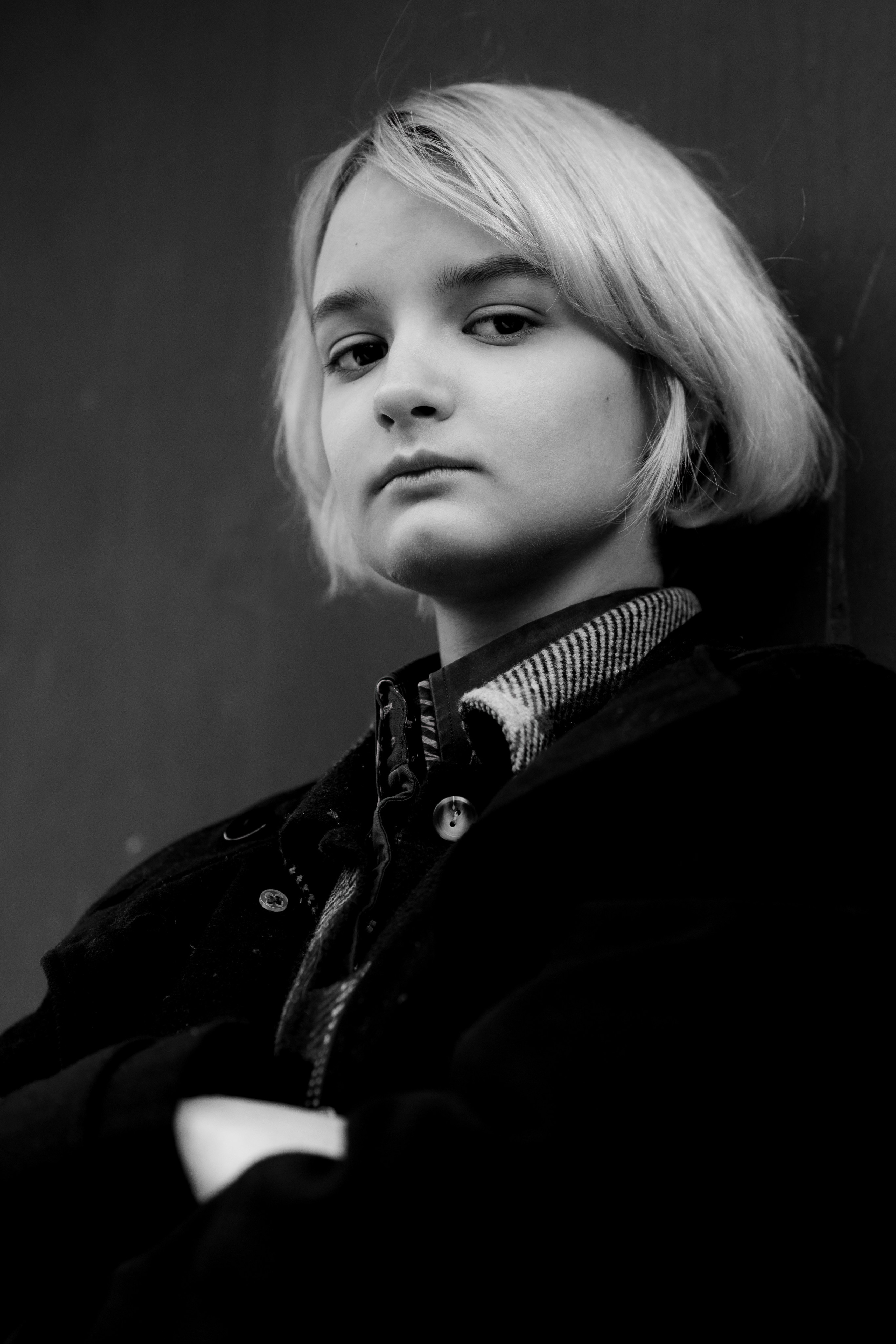 Фотосессия девочки подростка в осеннем саду. Главная