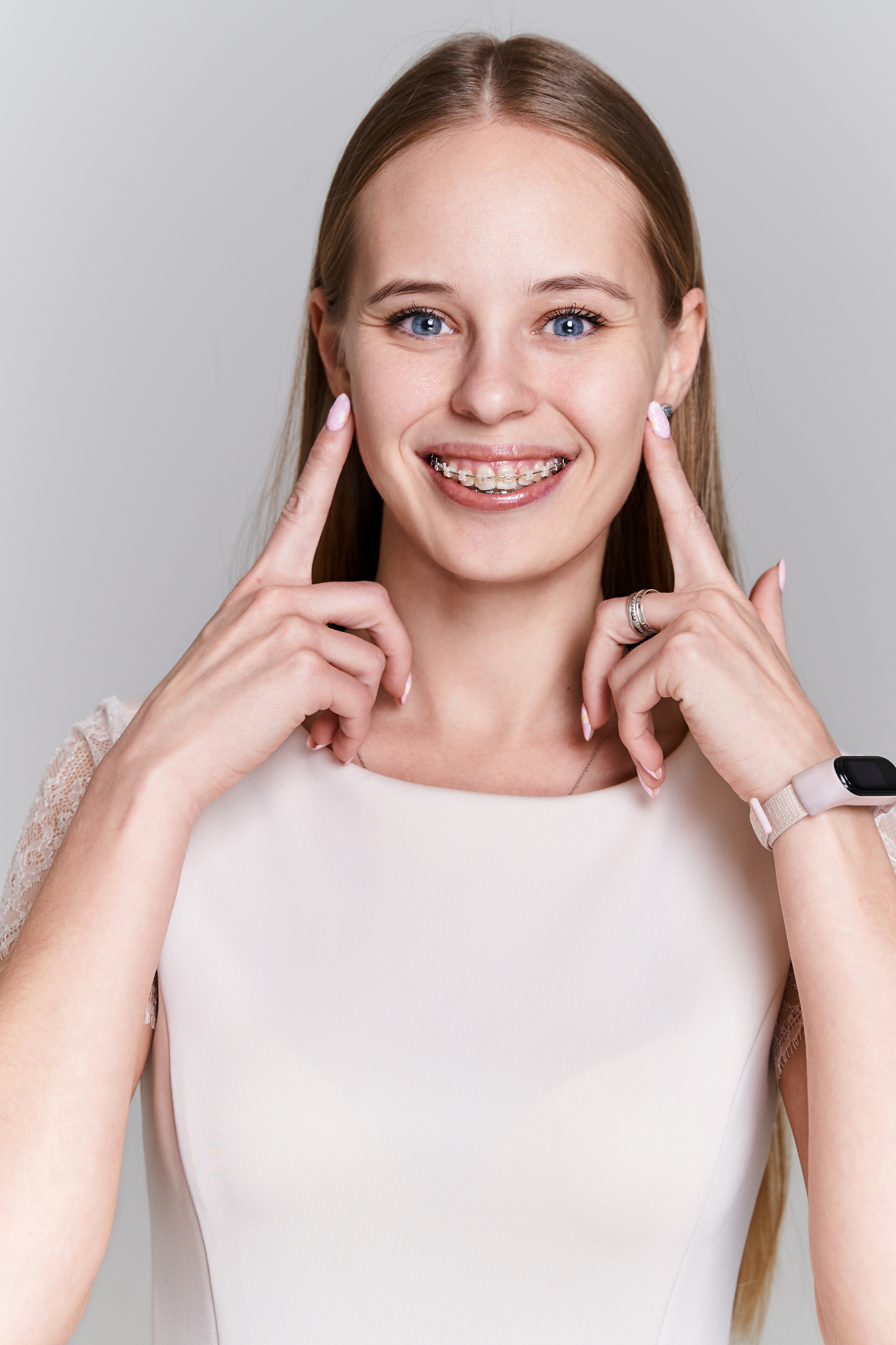 Стоматология Диомид. Фотограф для брендов одежды и маркетплейсов в Москве Рита Винтер