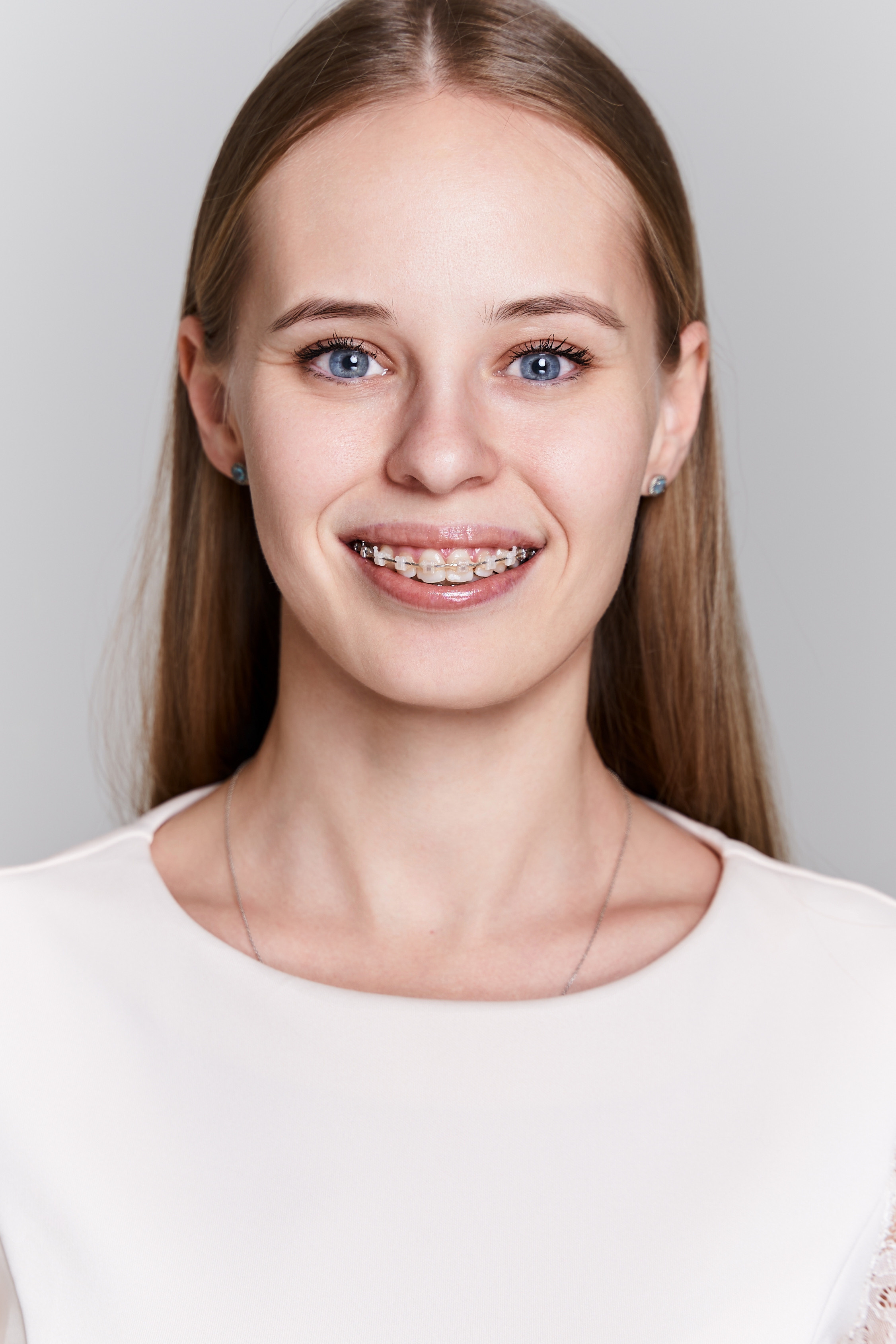 Стоматология Диомид. Фотограф для брендов одежды и маркетплейсов в Москве Рита Винтер