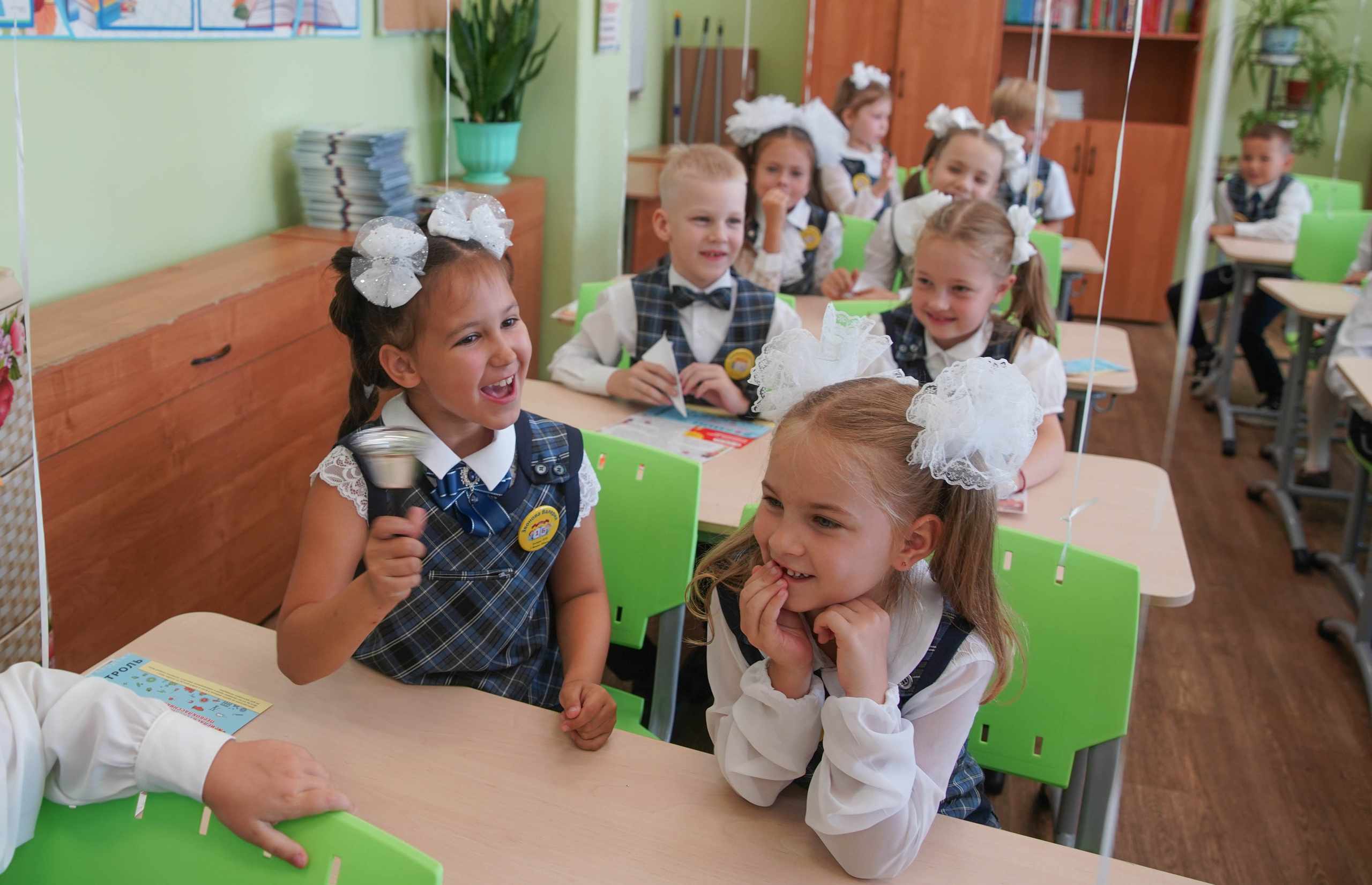 Первый класс линейка, в классе, портреты. Семейный и детский фотограф в Нижнем Новгороде