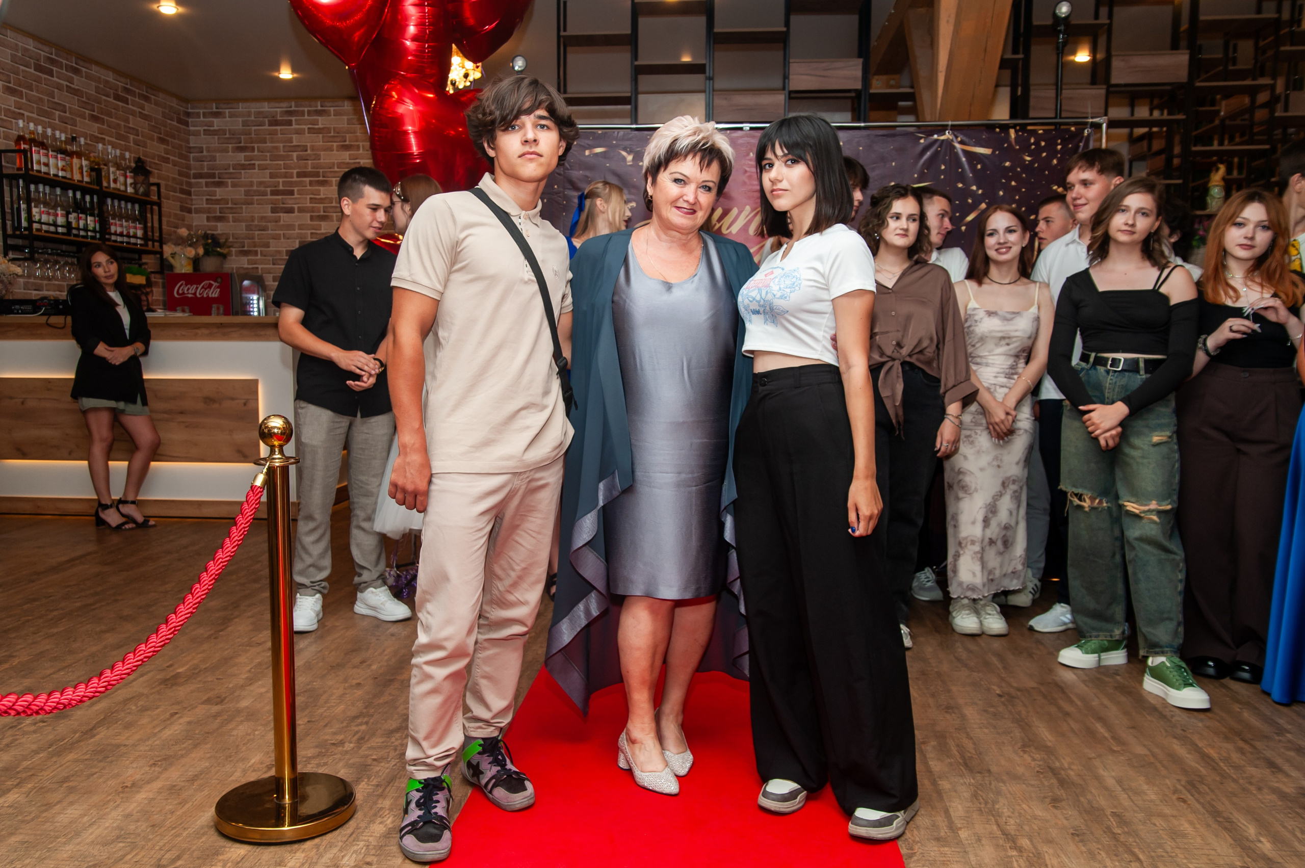 Выпускной МАОУ СОШ № 17 им. Эдуарда Есаяна. Свадебный и семейный фотограф Денис Лукьянов в Краснодаре, Краснодарском крае и Республике Крым