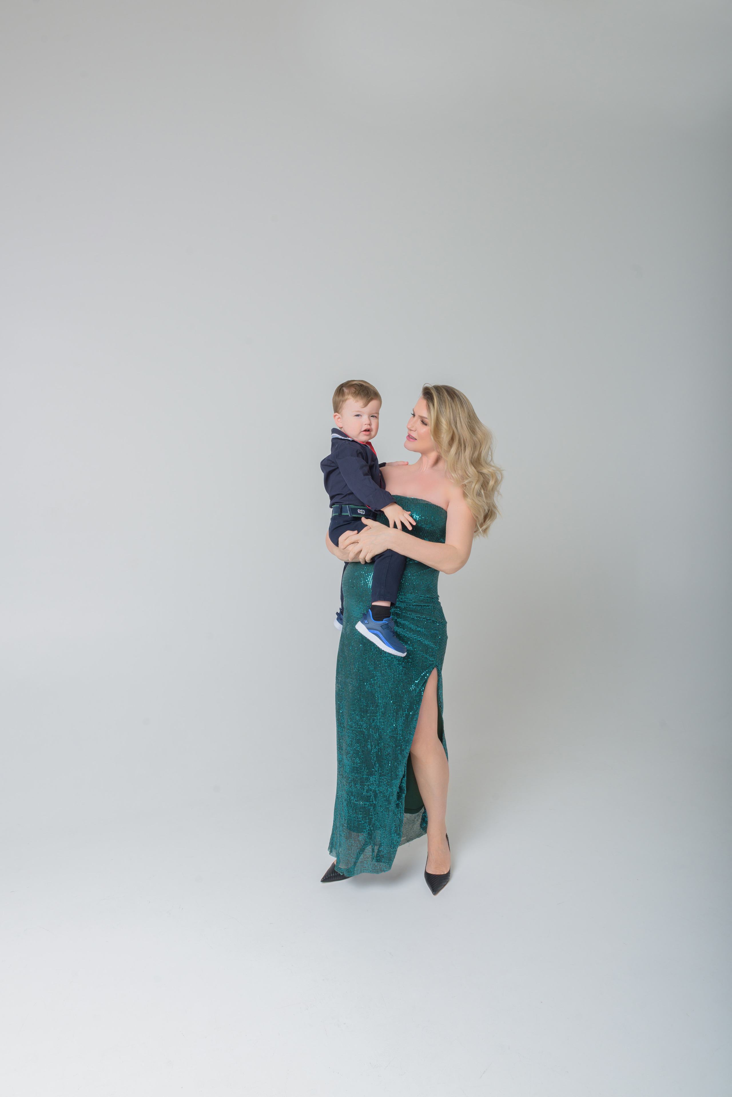 Анна, Евгений, Тема и еще кто-то очень сладкий. Семейный и свадебный фотограф во Владивостоке