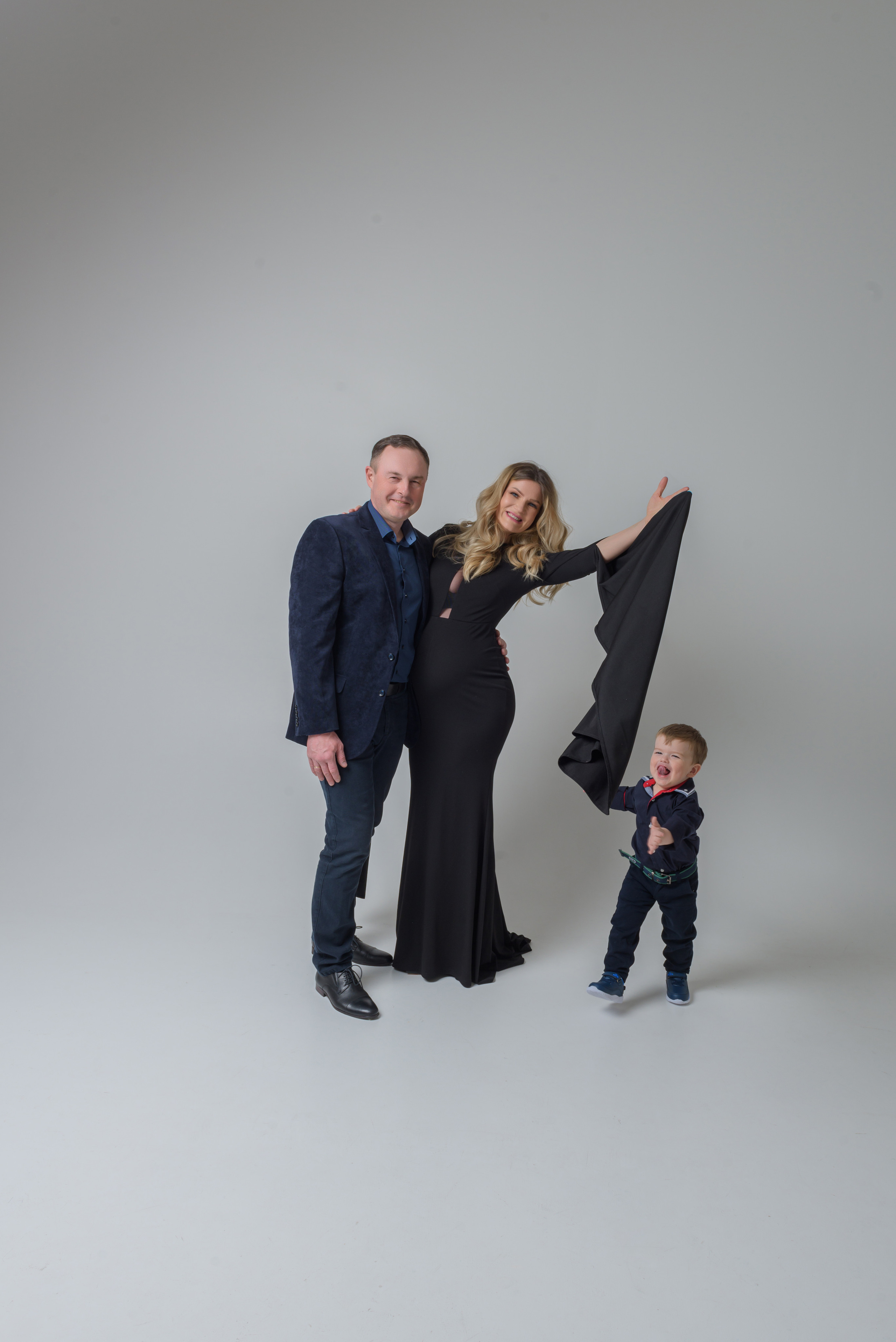 Анна, Евгений, Тема и еще кто-то очень сладкий. Семейный и свадебный фотограф во Владивостоке