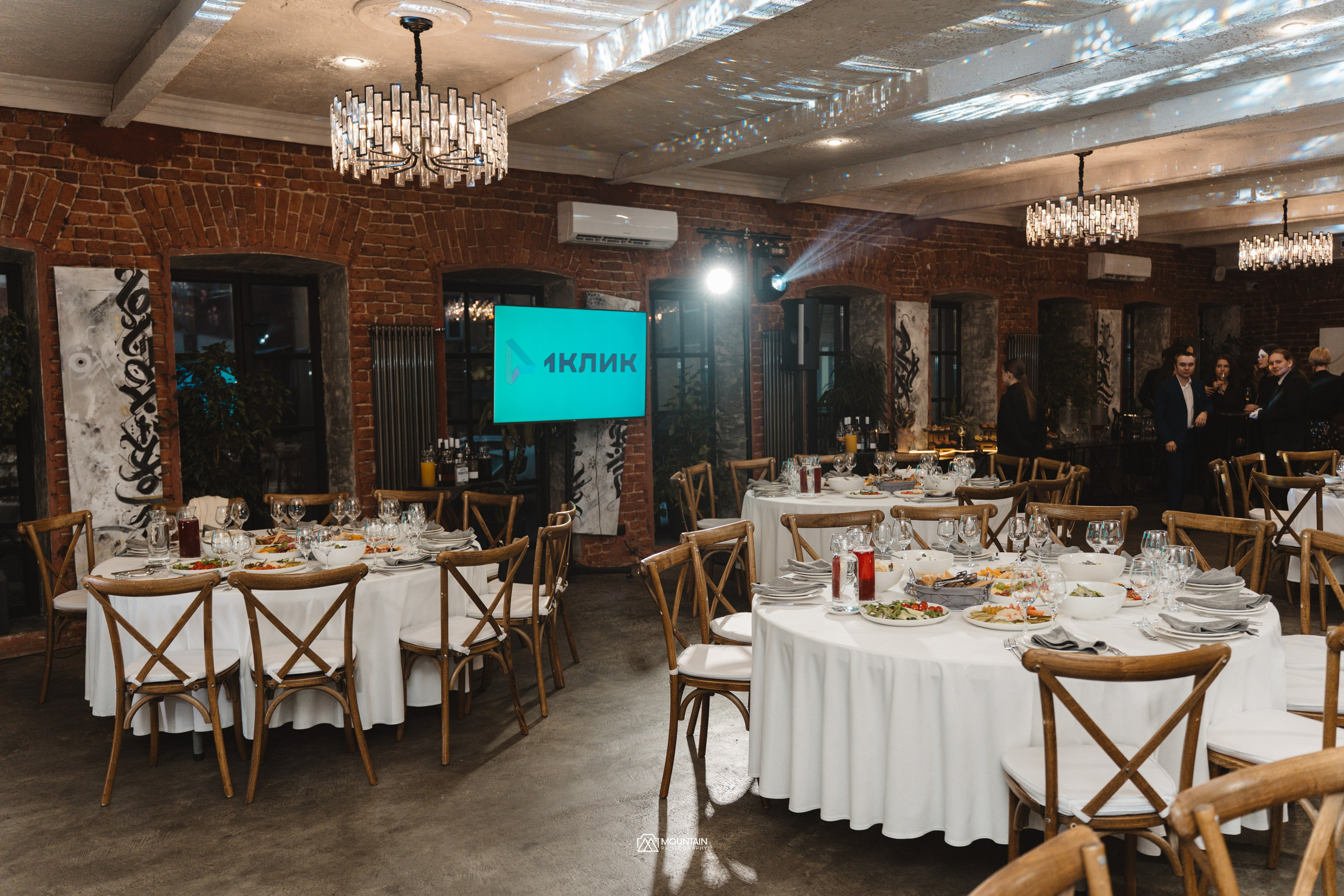 1klick End of year Party. Я занимаюсь событийной, свадебной, товарной, студийной… фотографией