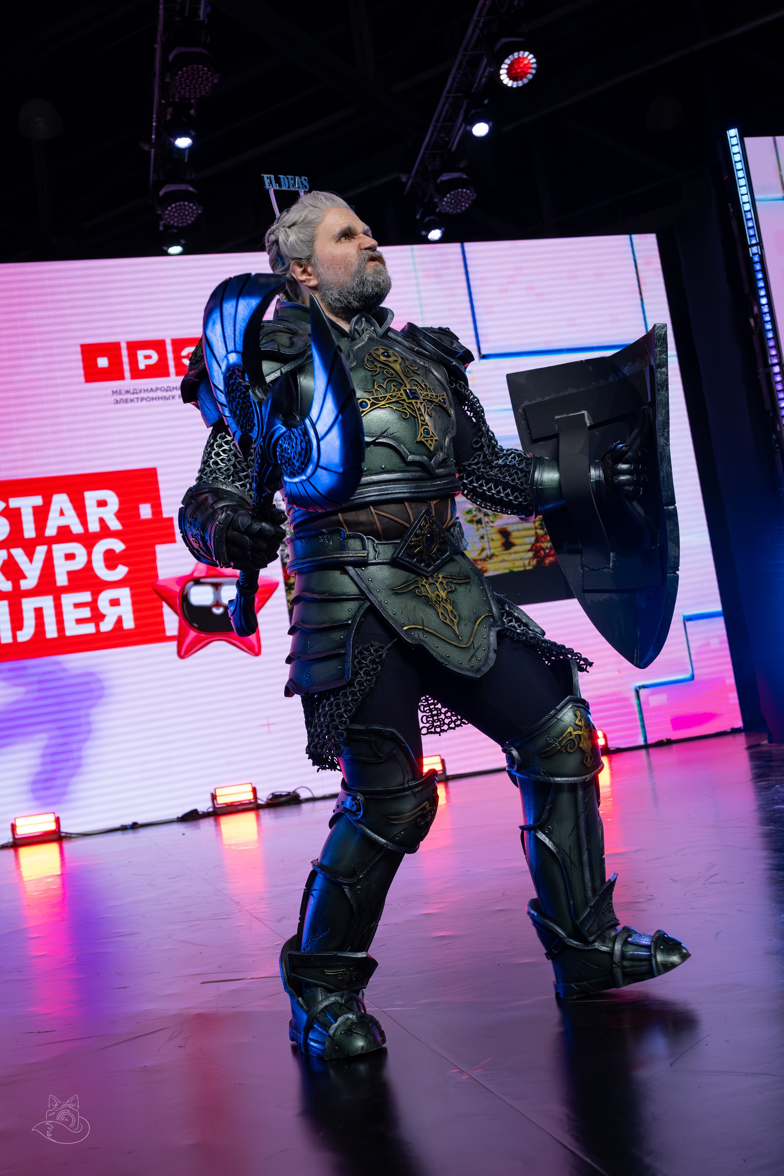 Сцена РЭД ЭКСПО 2024. Косплей фотограф