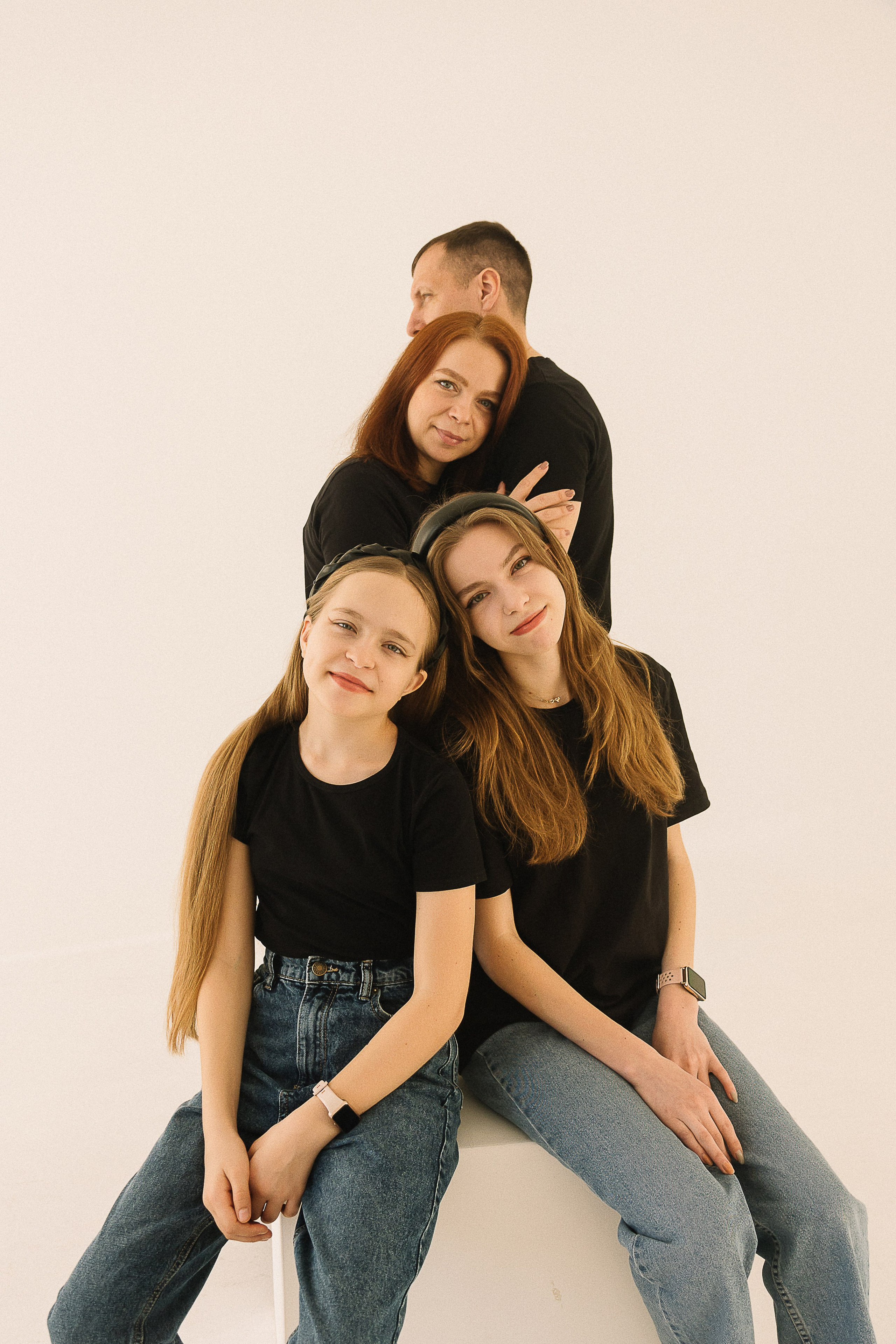 Семейная фотосессия в фотостудии. Семейный фотограф в Томске Максимова Екатерина