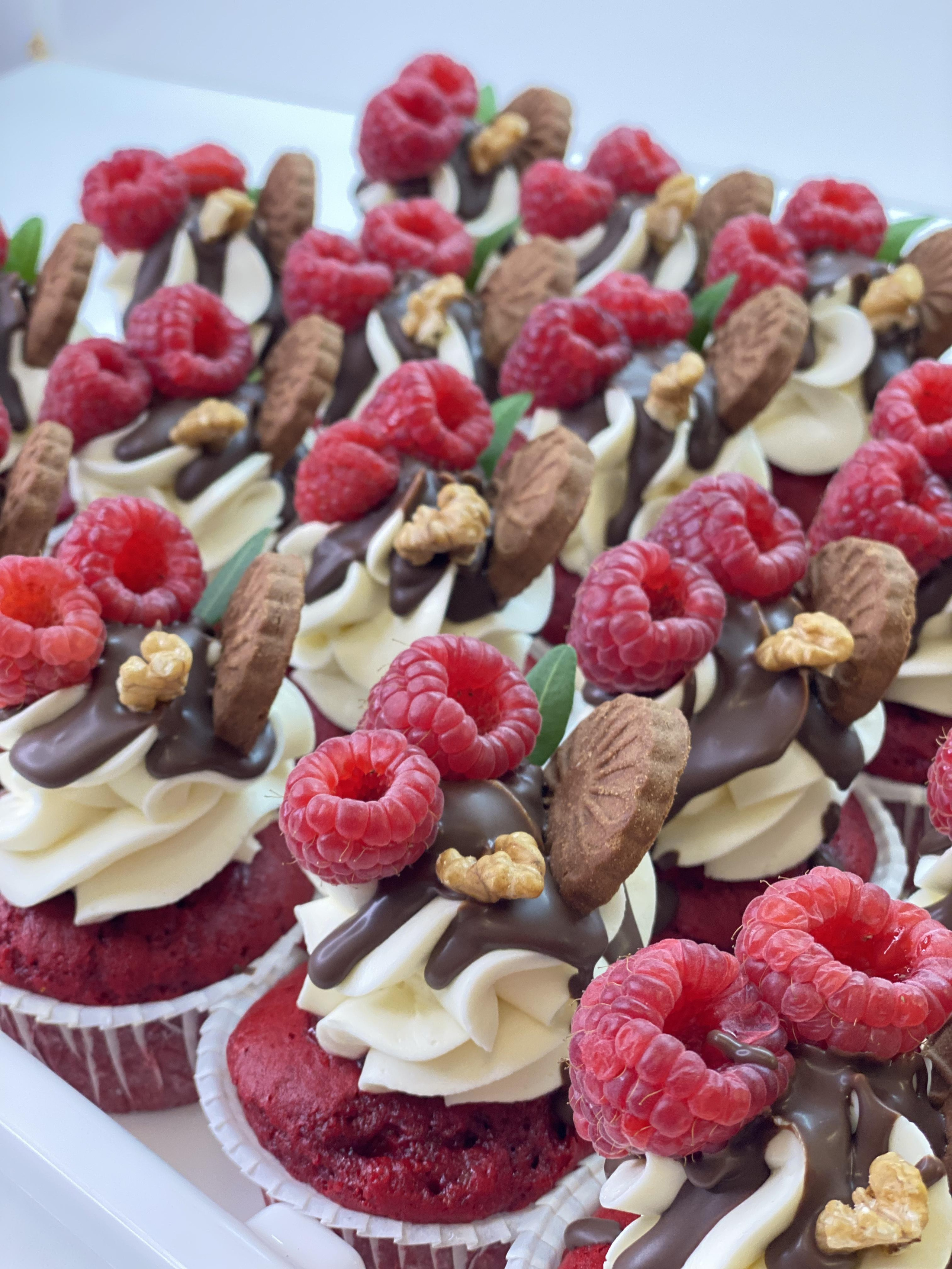 Капкейки фуршетные. Katyasugarsugar капкейки, зефир, торты Москва