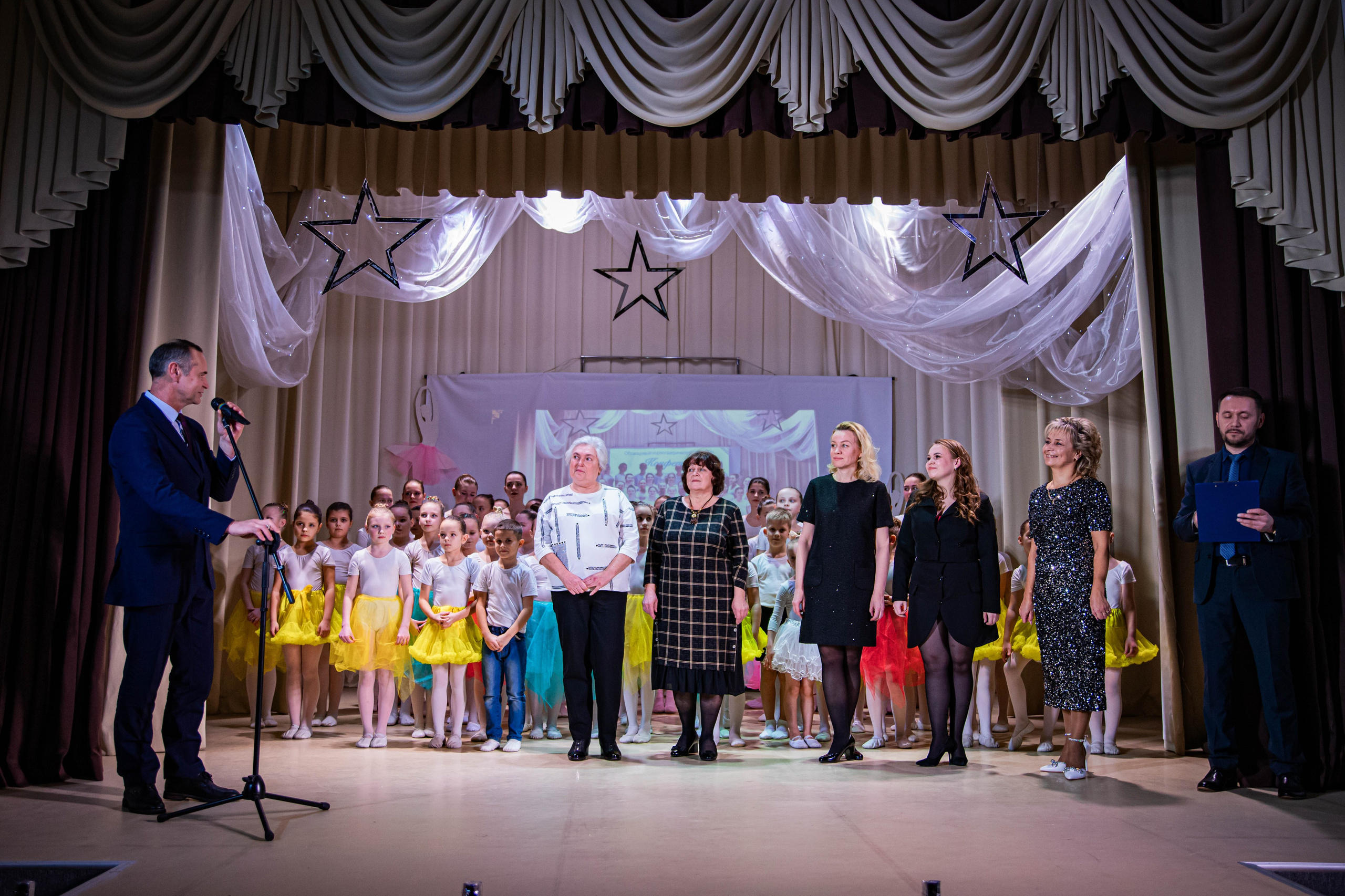 «Конфетти» Юбилейный концерт «Твори Добро». Фотограф Дарья Маташкова