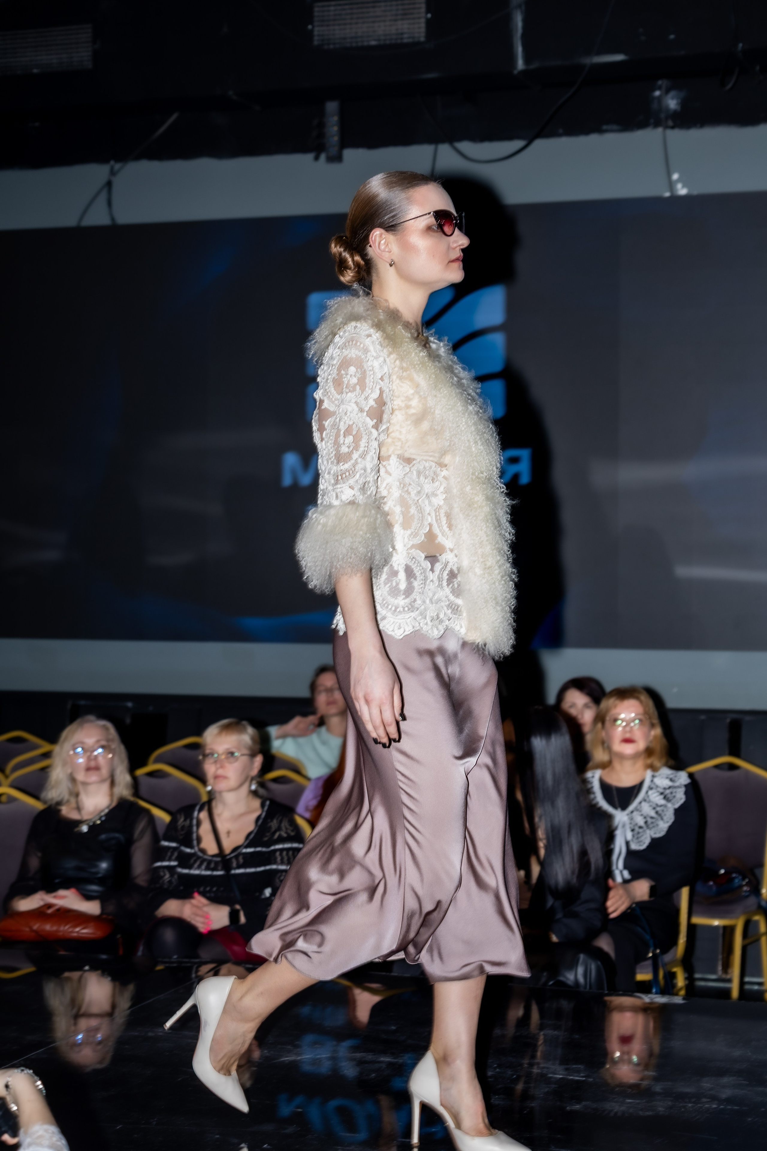 Модный показ Бренд AnyAmo на Модной волне. Студия фото, видеографии и мультимедийного дизайна в Москве Multi Frame Studio