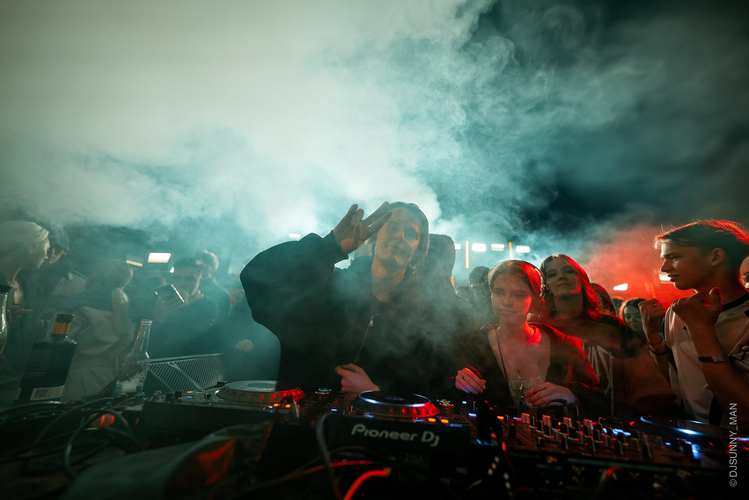 Metro Gorkovskaya. Sunnyman