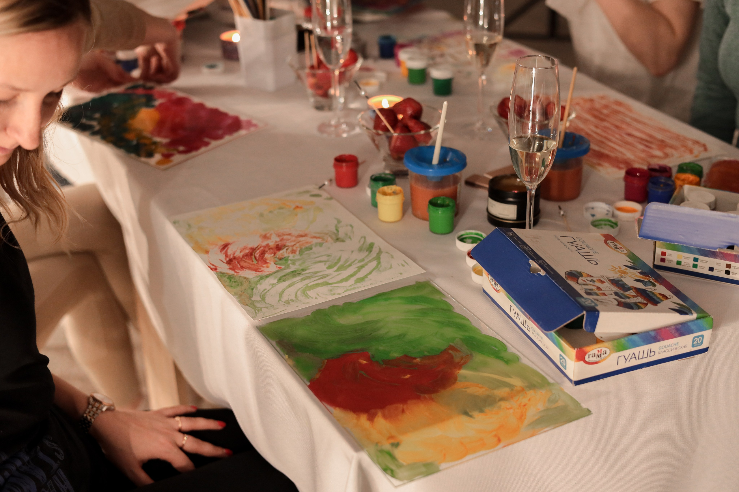 Арт-терапия + аэройога. Фотограф Надршина Лилия