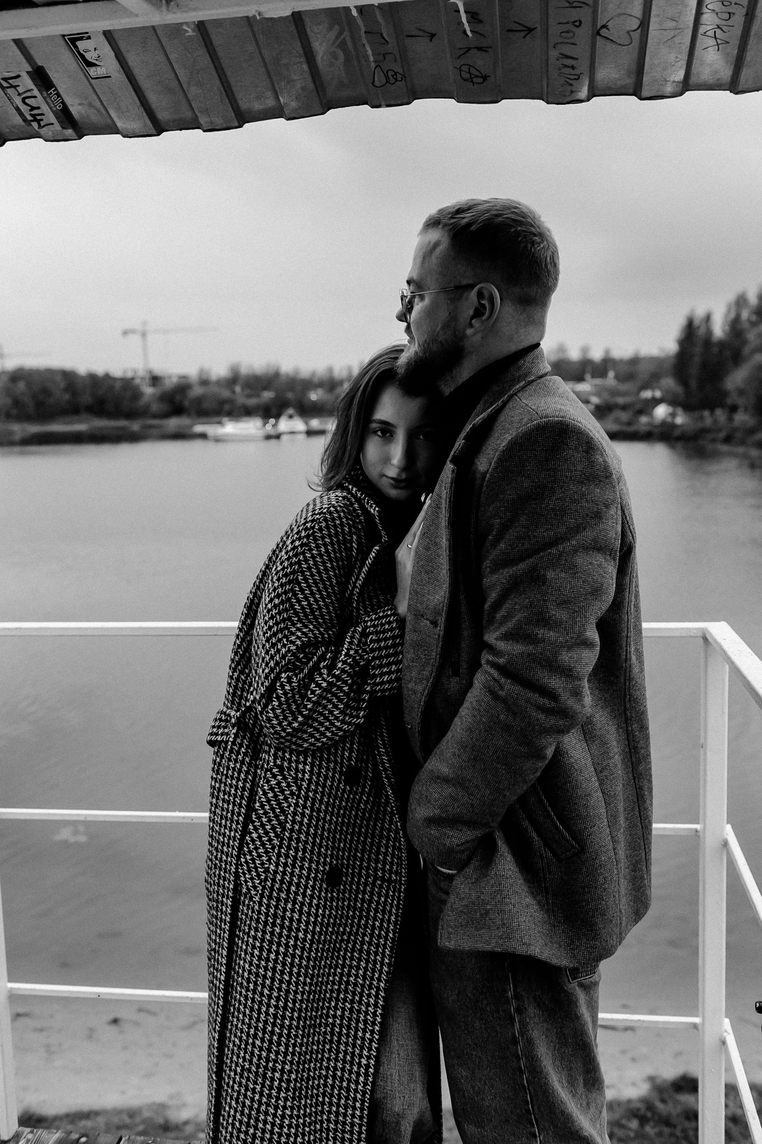 Фотосессия влюбленных осенью в городе. Свадебный и репортажный фотограф в Ярославле и Санкт-Петербурге Роман Микрюков