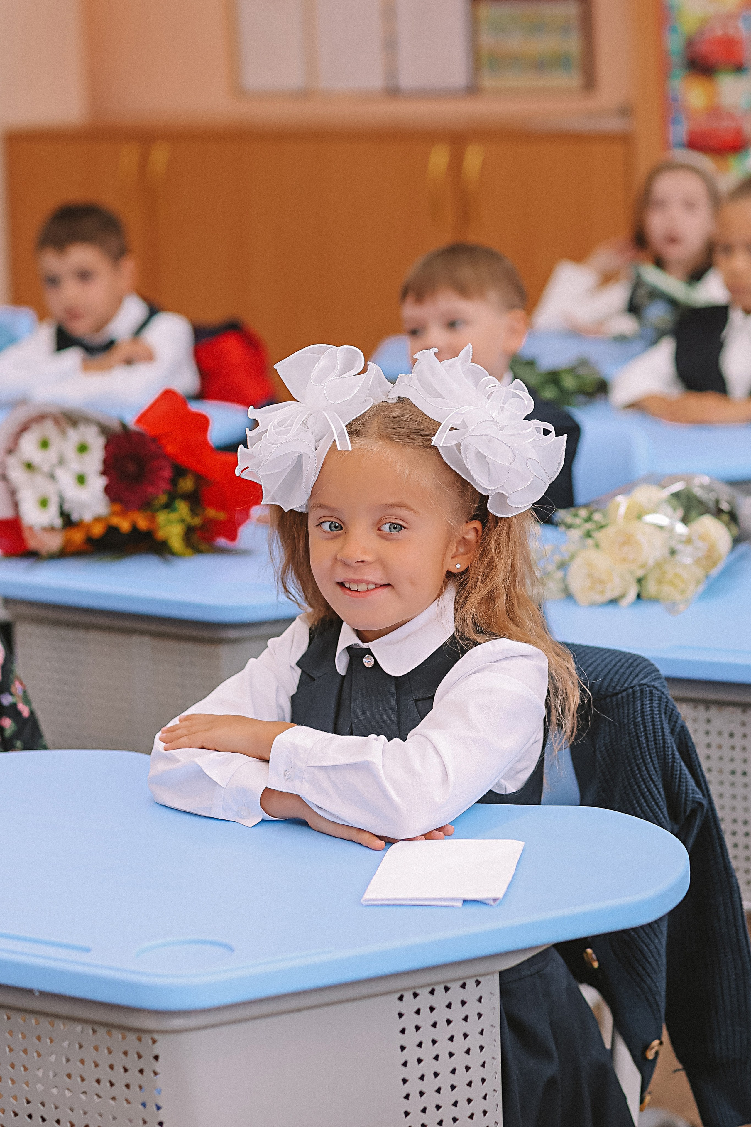 1 сентября линейка+кл час+портреты. Семейный фотограф Тюмень, фотограф на роды Салмина Мария