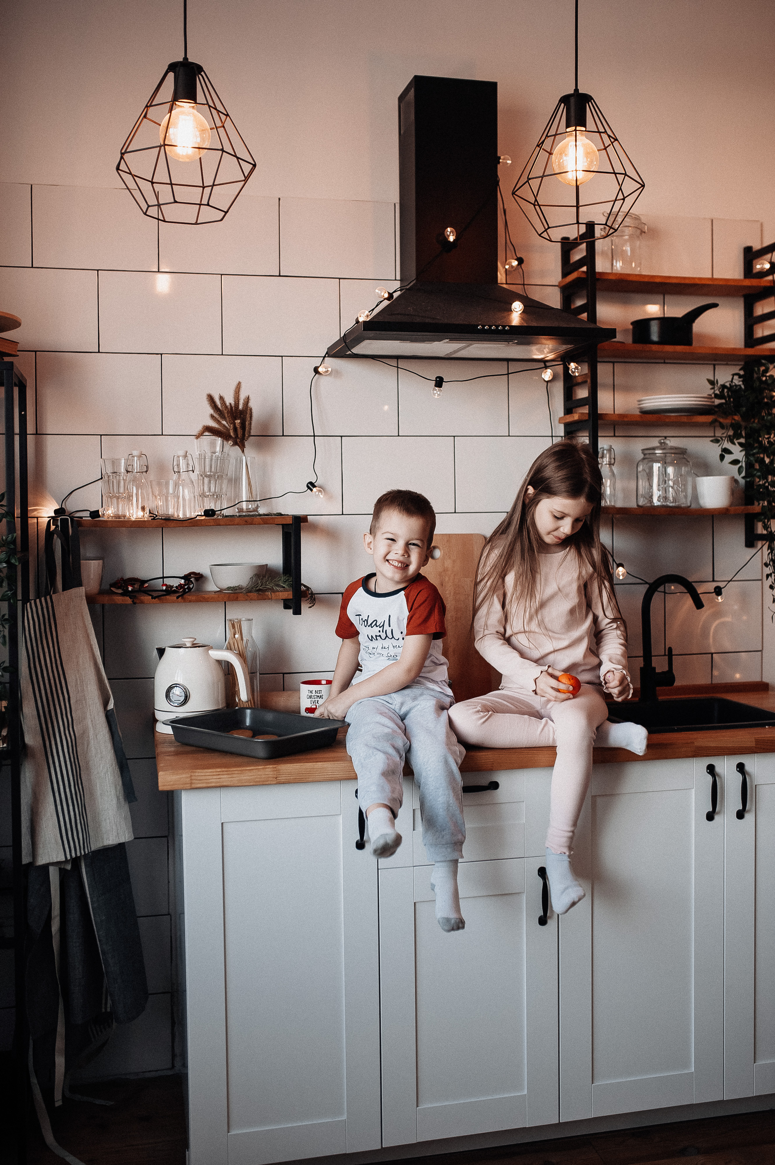 Денис, Таня, Женя и Никита. Новогодняя. Главная