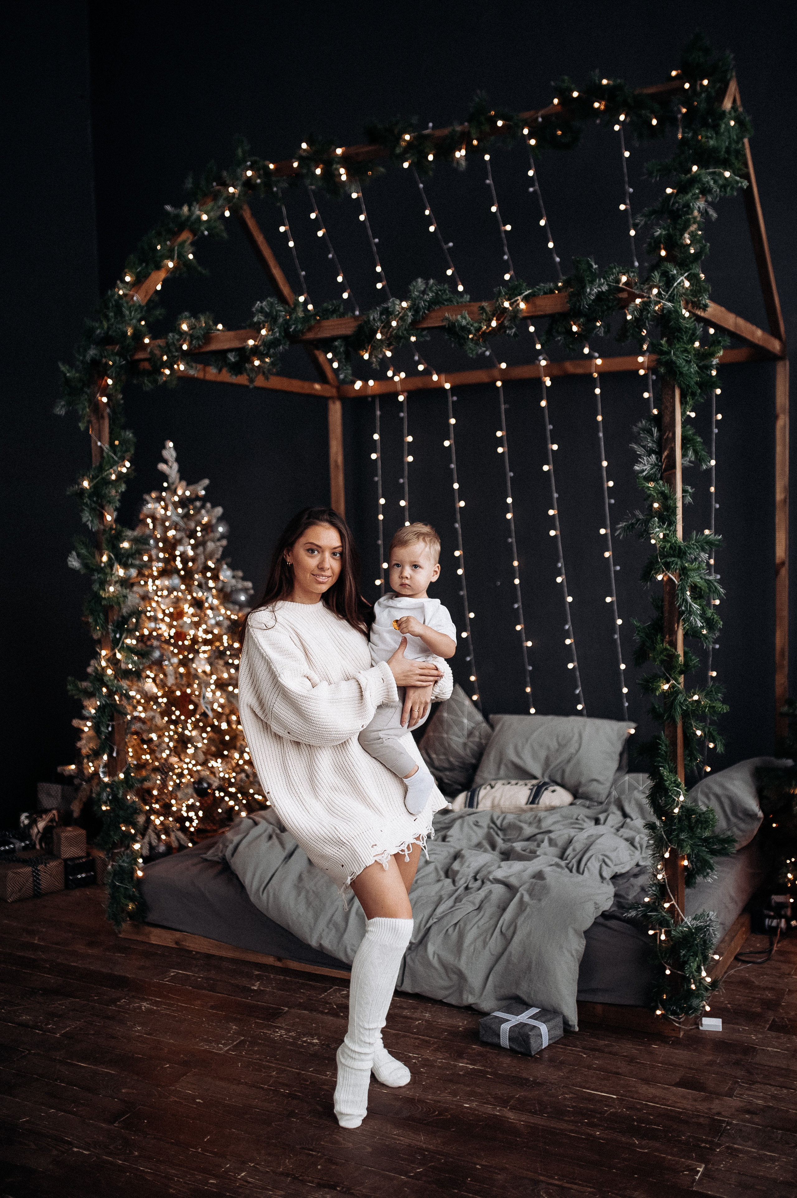 Вика и Матвей. Новогодняя. Главная