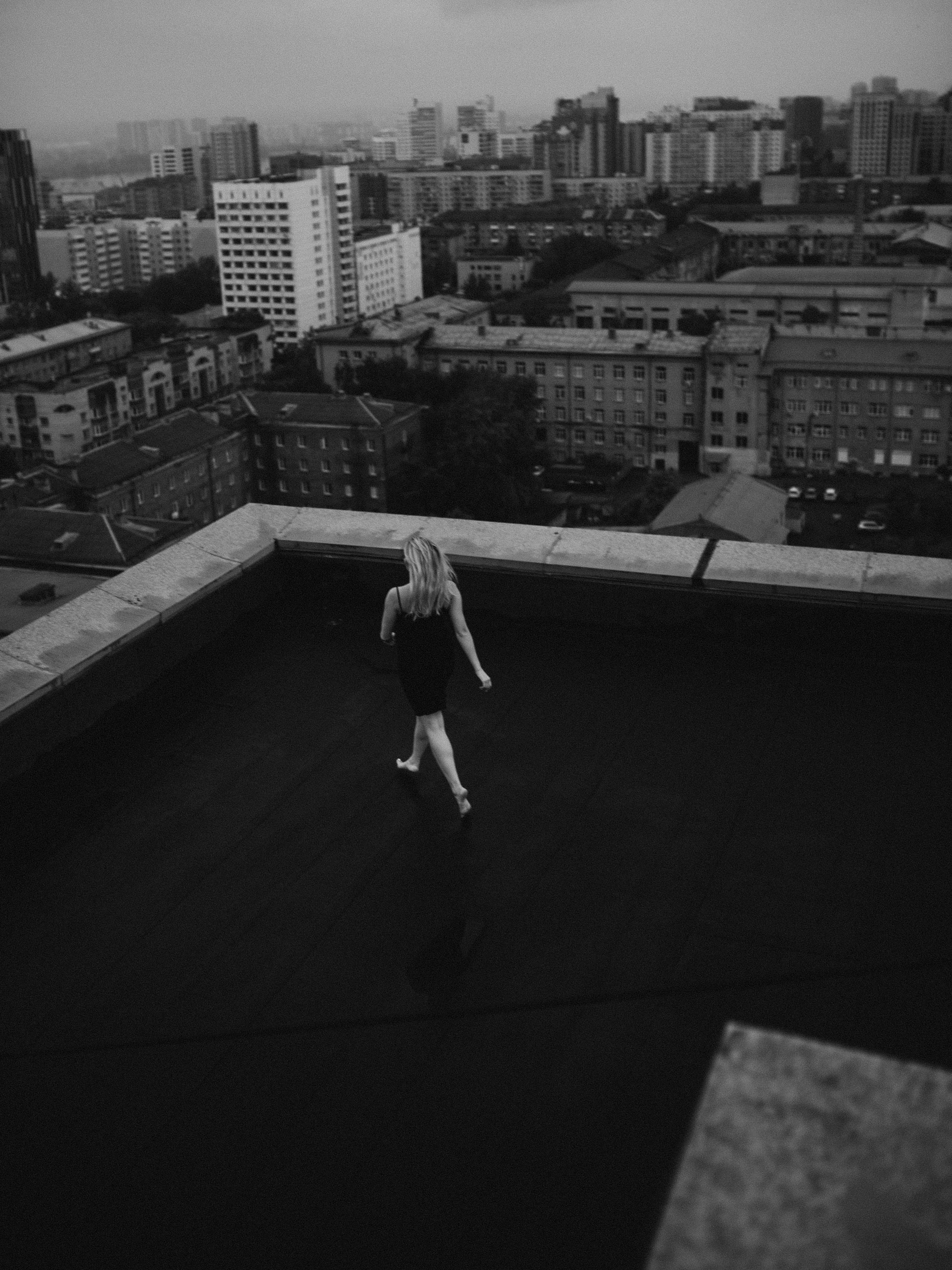 Вика. Съёмка на крыше. Главная