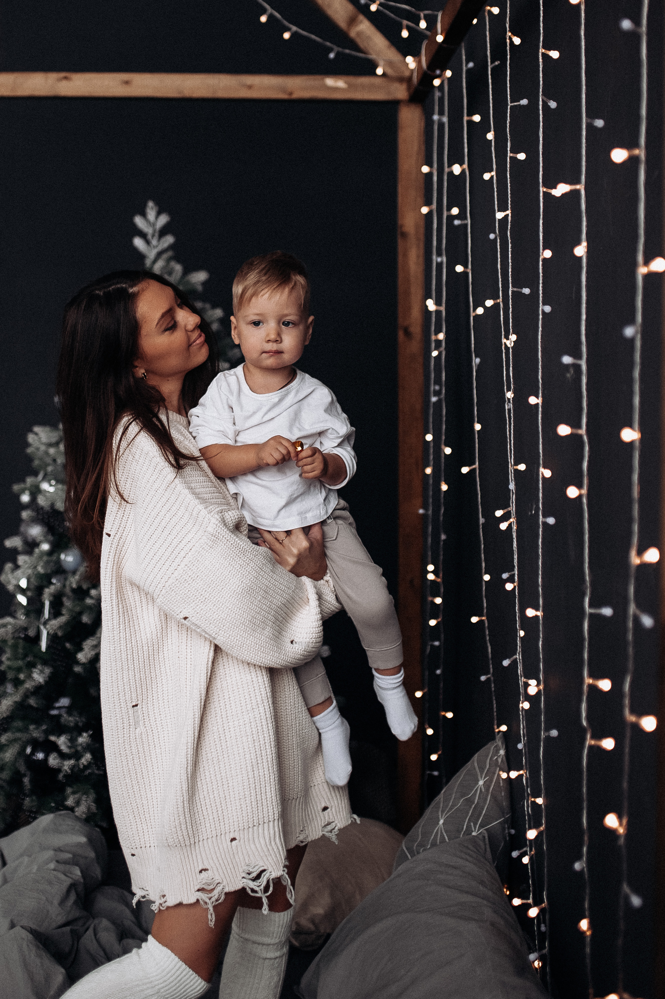 Вика и Матвей. Новогодняя. Главная