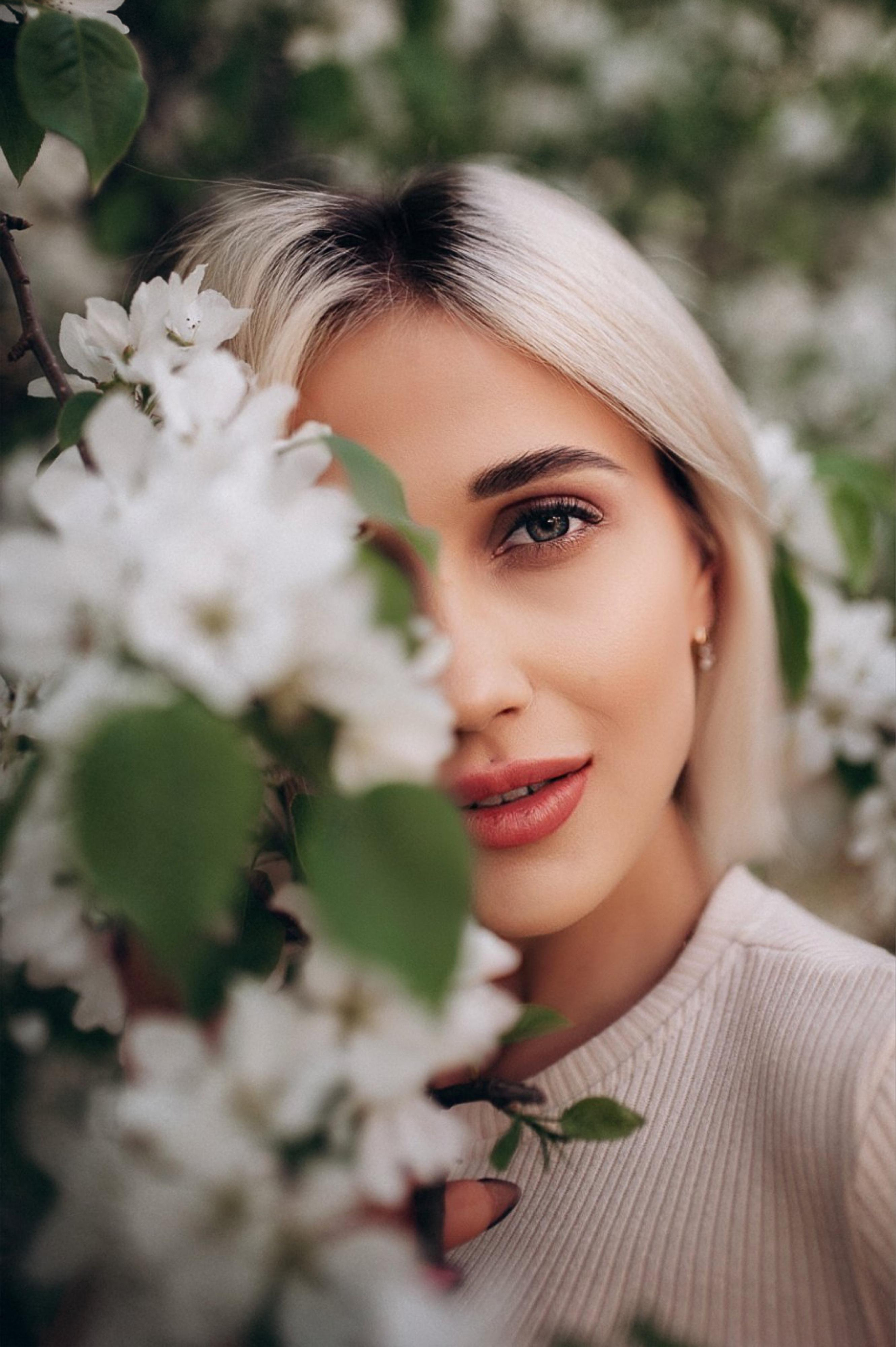 Рома и Саша. В цветении. Главная