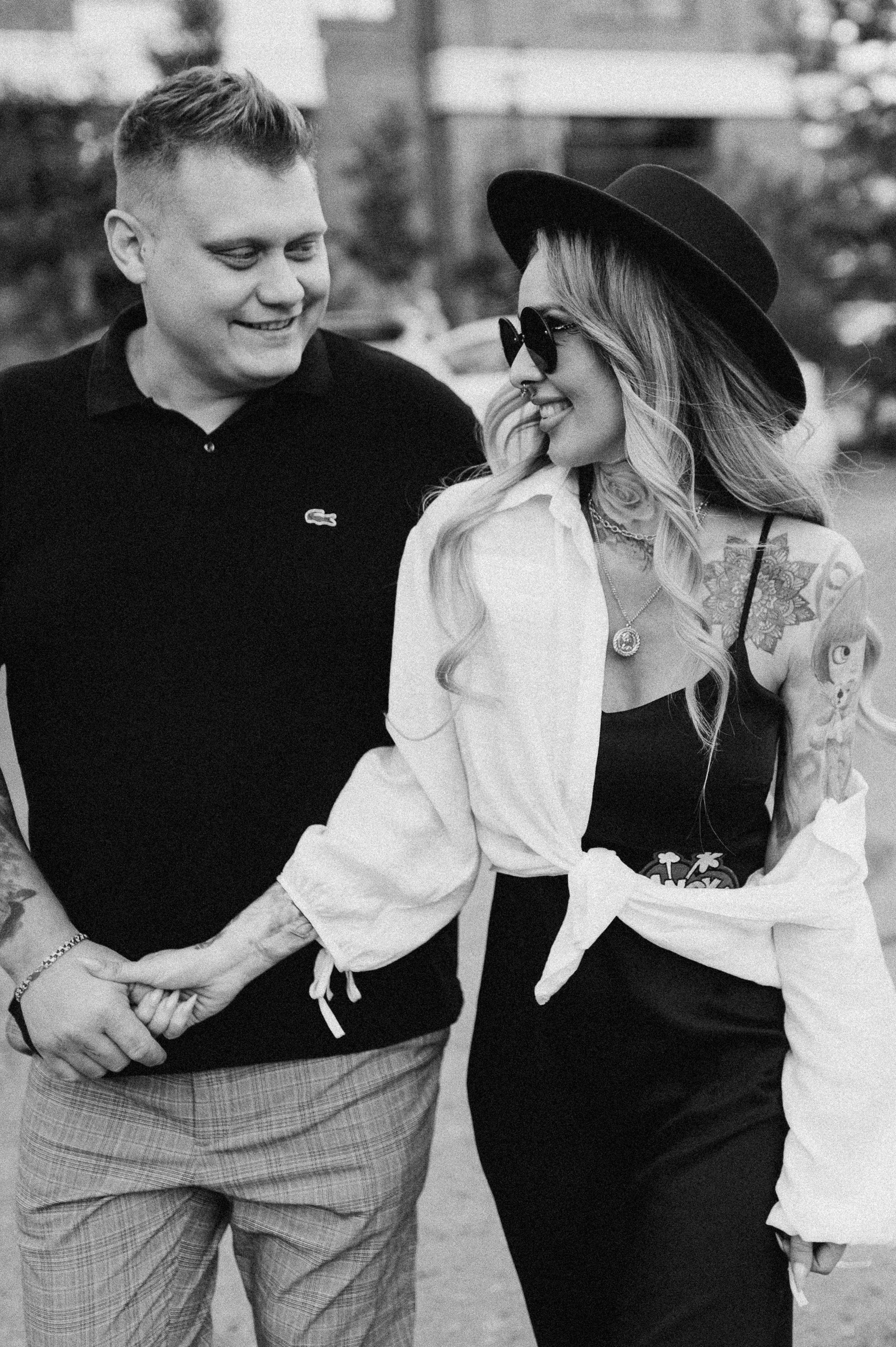 Лёша и Света. Прогулка. Главная