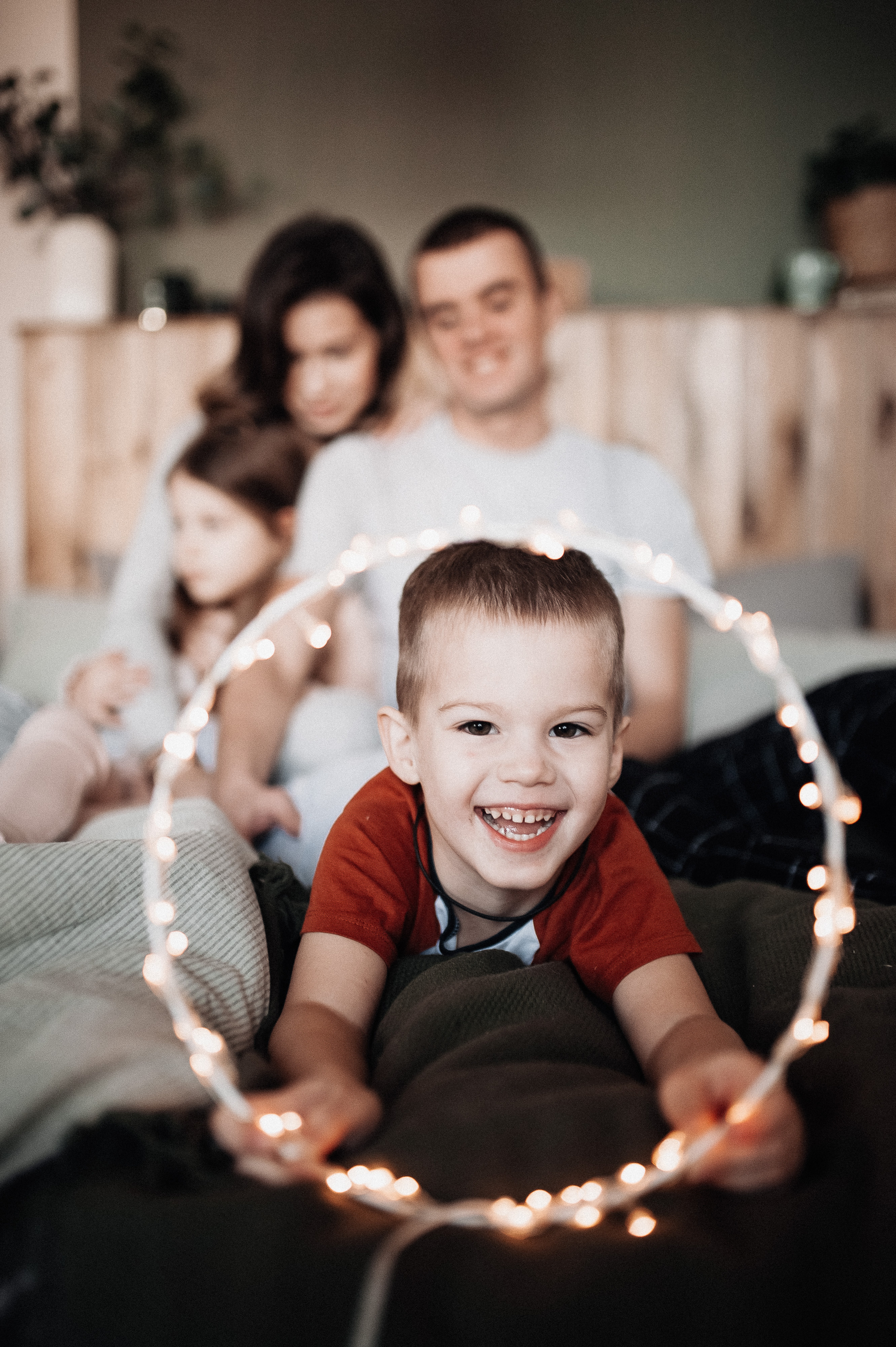 Денис, Таня, Женя и Никита. Новогодняя. Главная