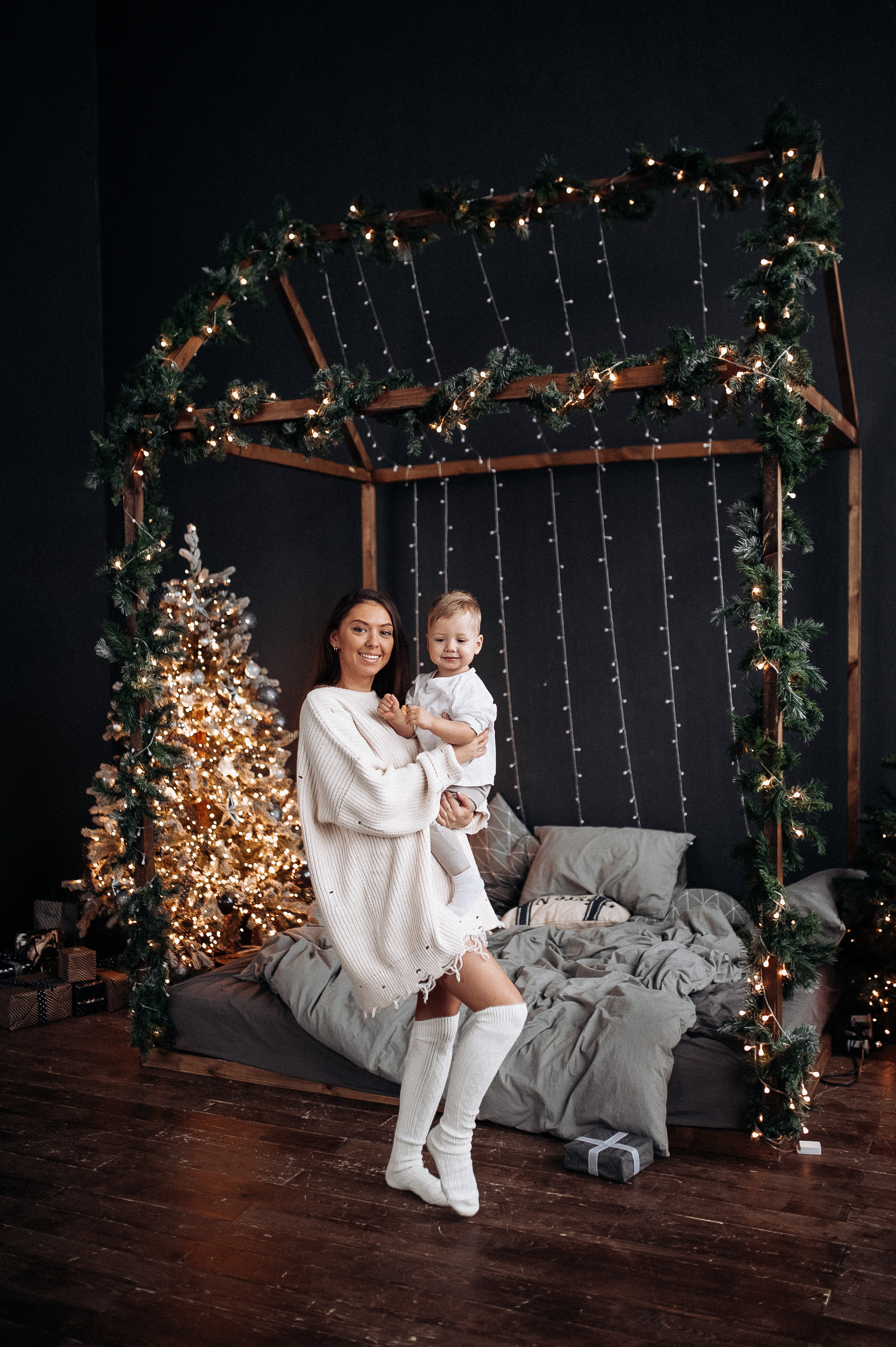 Вика и Матвей. Новогодняя. Главная