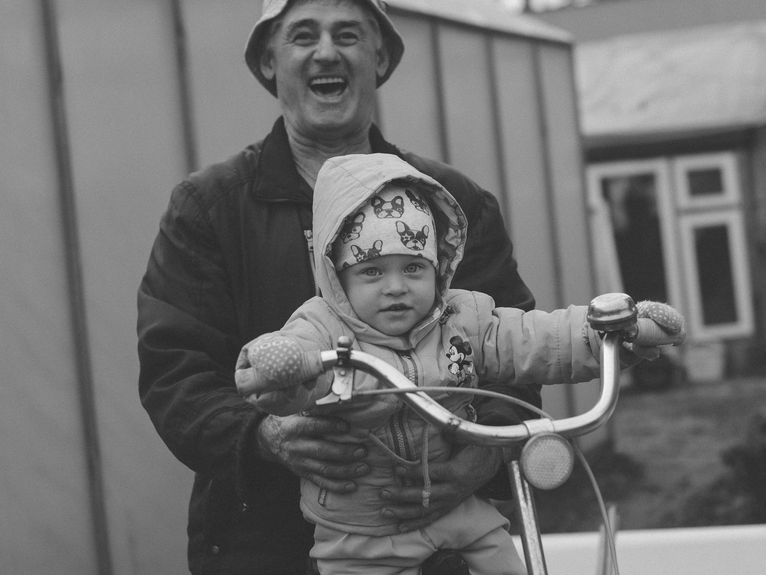 У дедушки. Главная