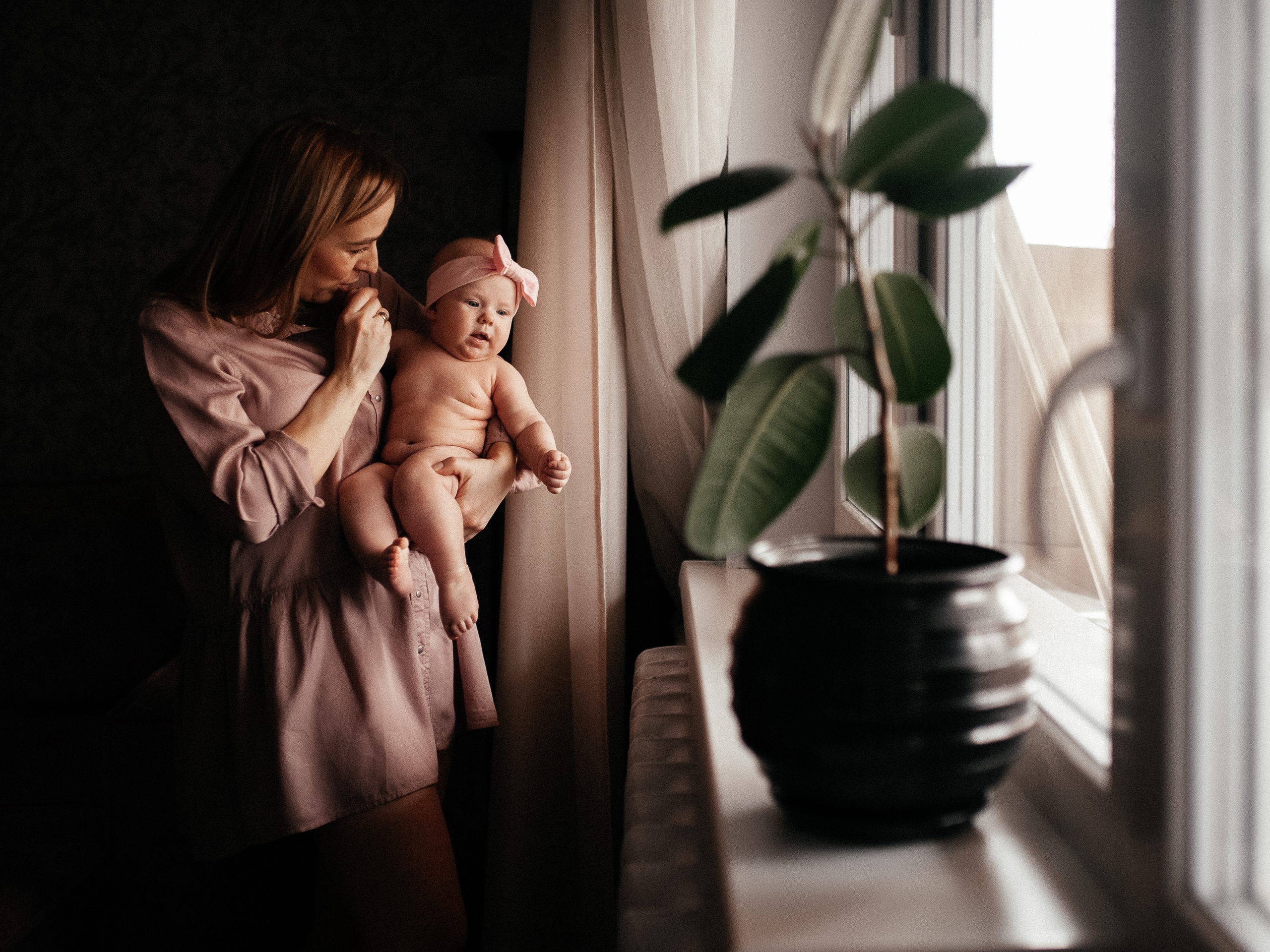 В маминых объятьях. Главная