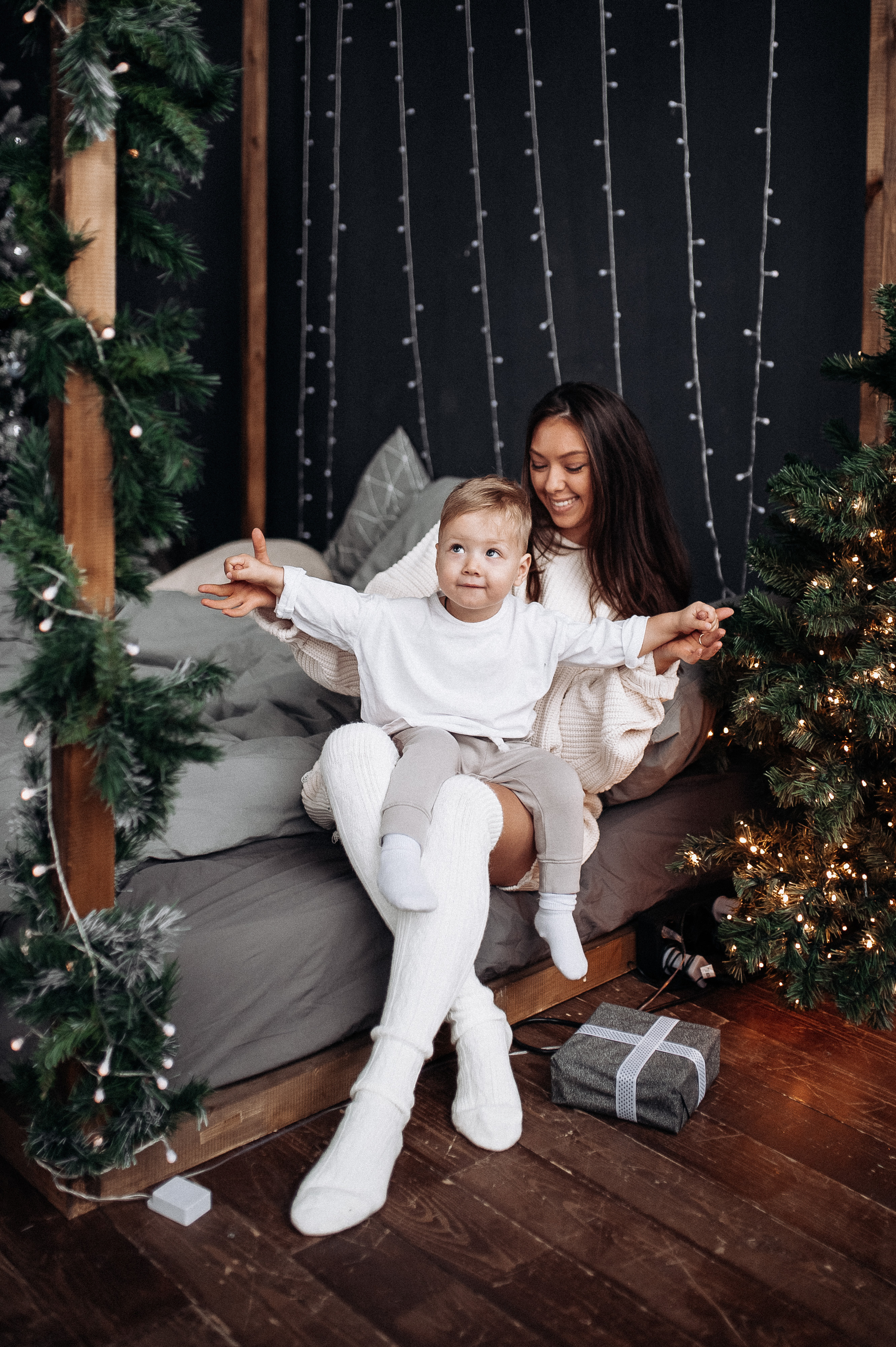 Вика и Матвей. Новогодняя. Главная