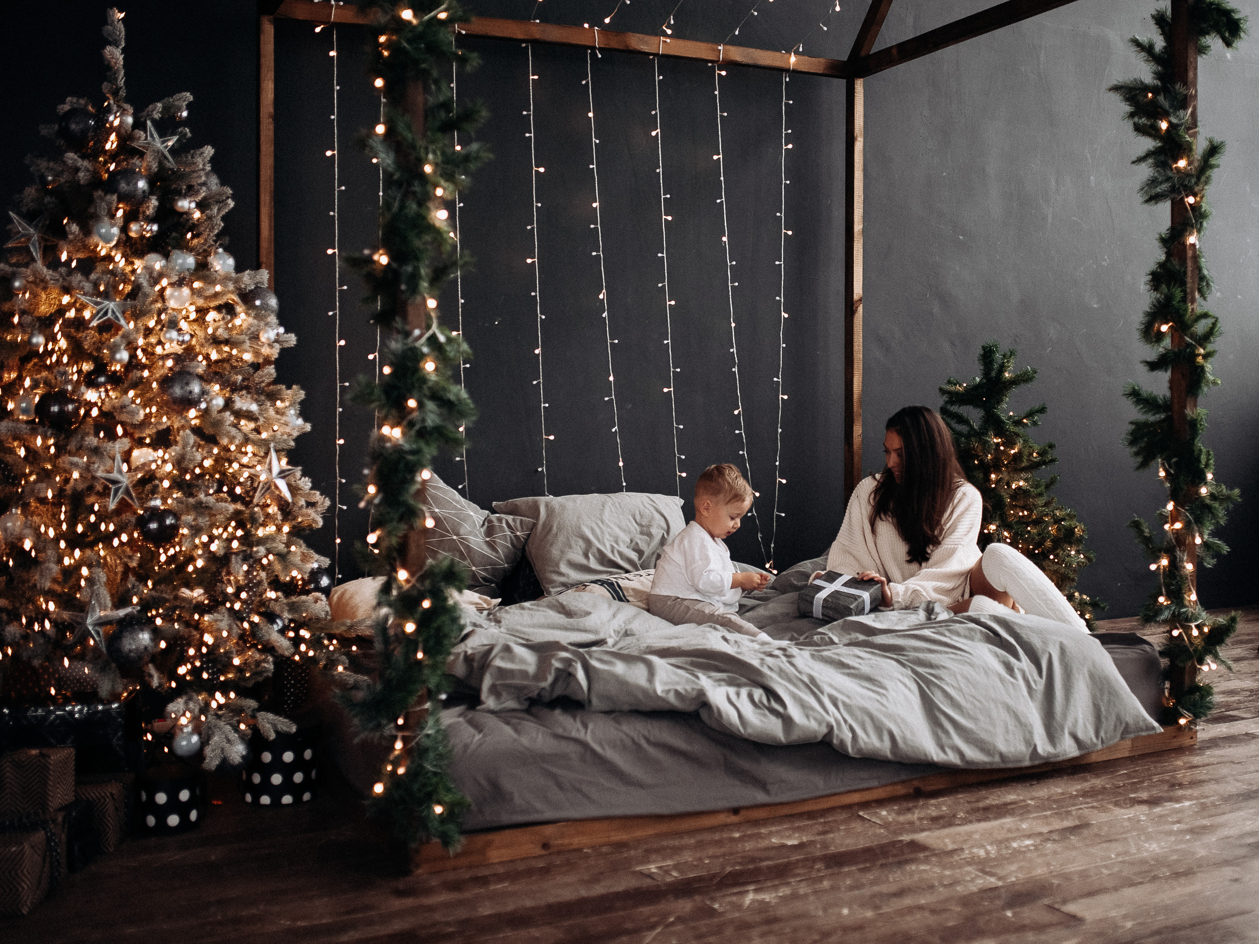 Вика и Матвей. Новогодняя. Главная