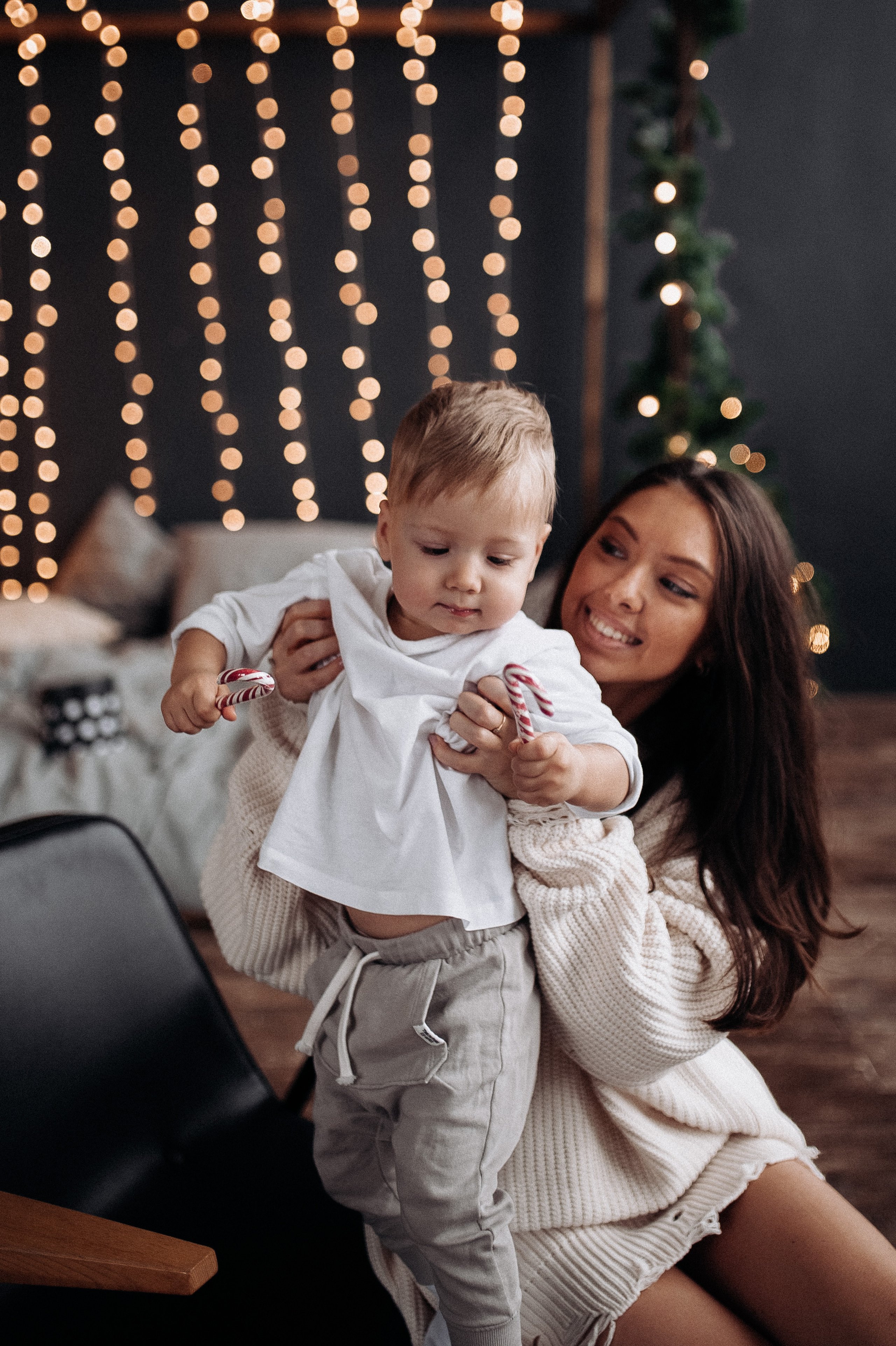 Вика и Матвей. Новогодняя. Главная