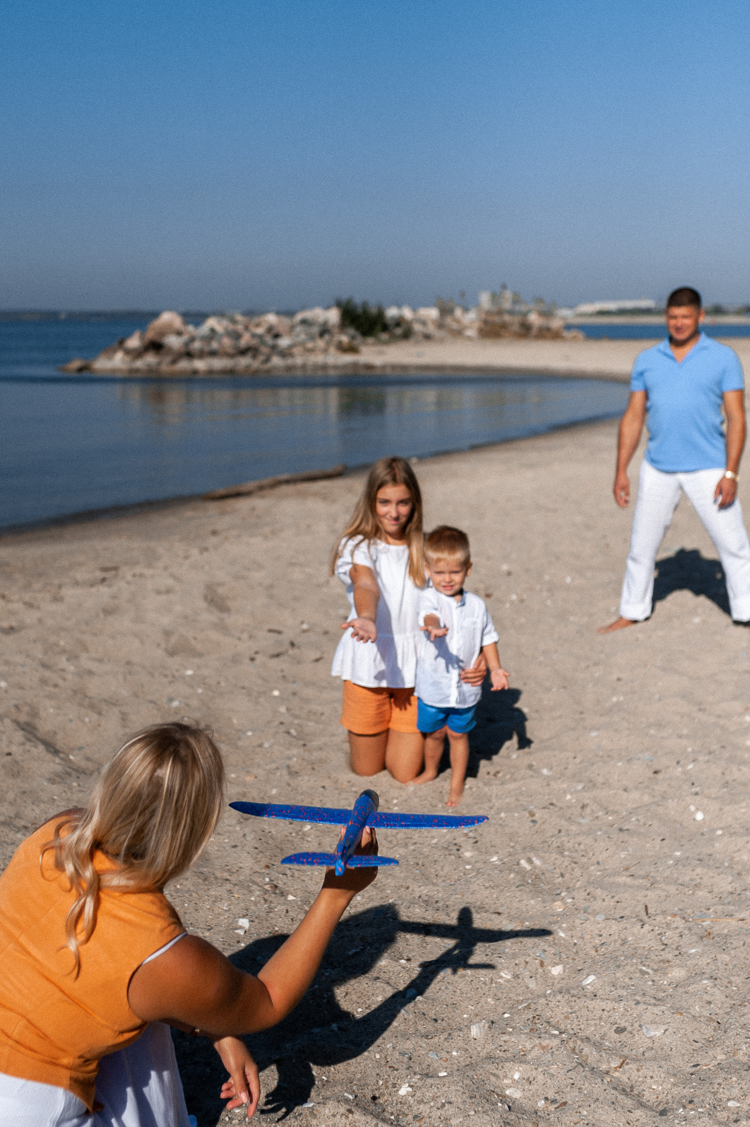 Максим, Наталья, Лера и Егор. Морская прогулка. Главная