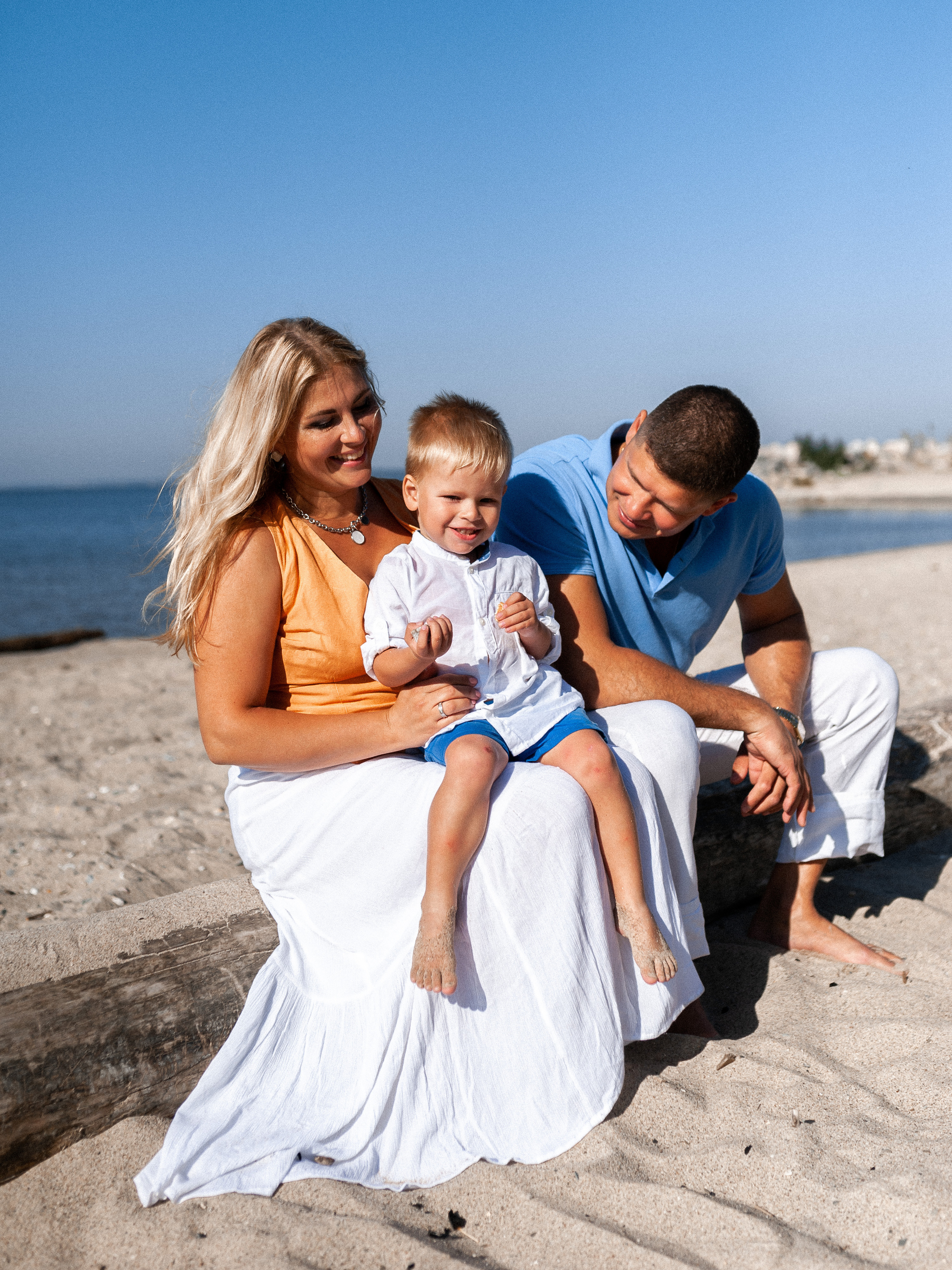 Максим, Наталья, Лера и Егор. Морская прогулка. Главная