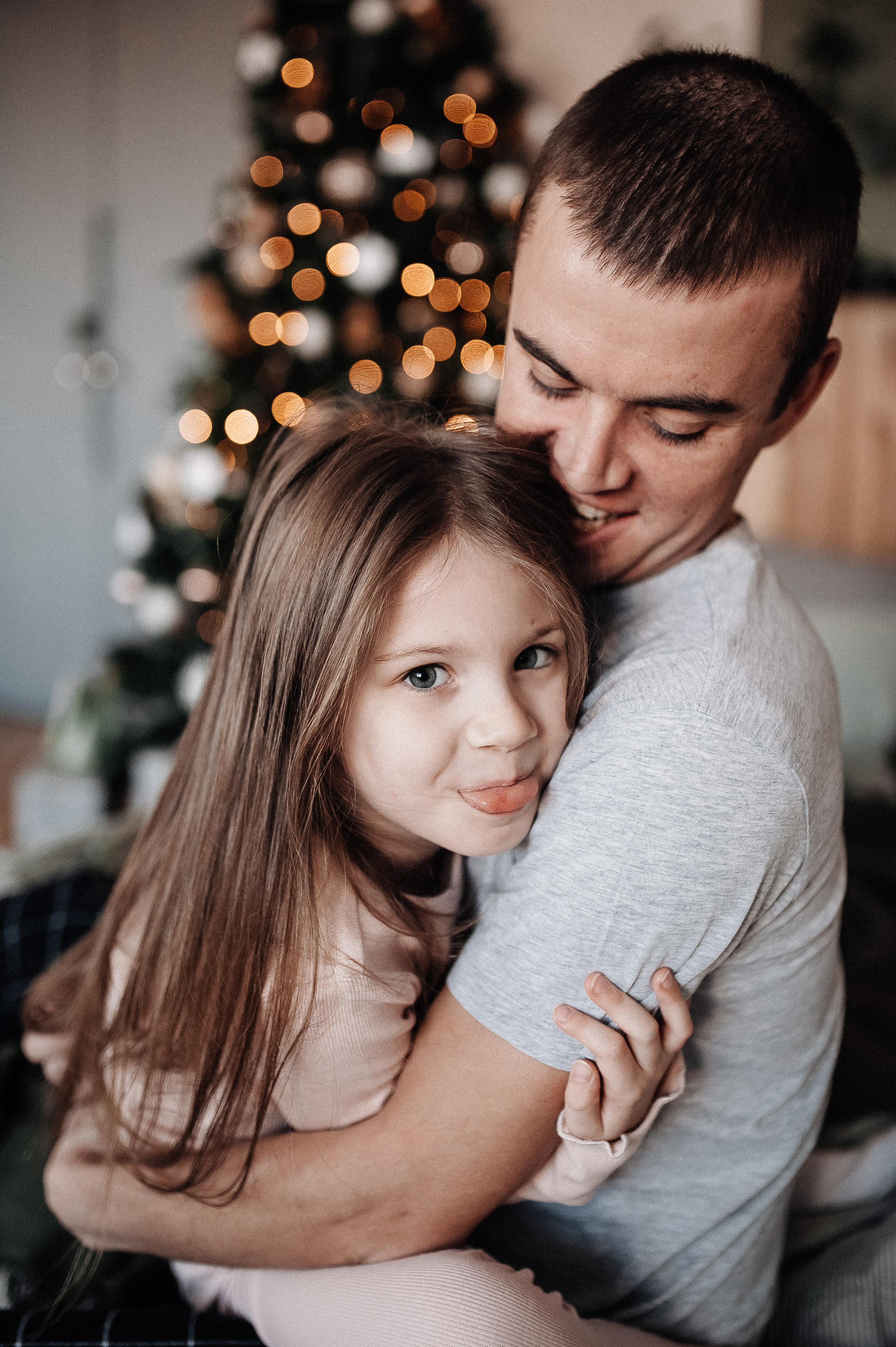 Денис, Таня, Женя и Никита. Новогодняя. Главная