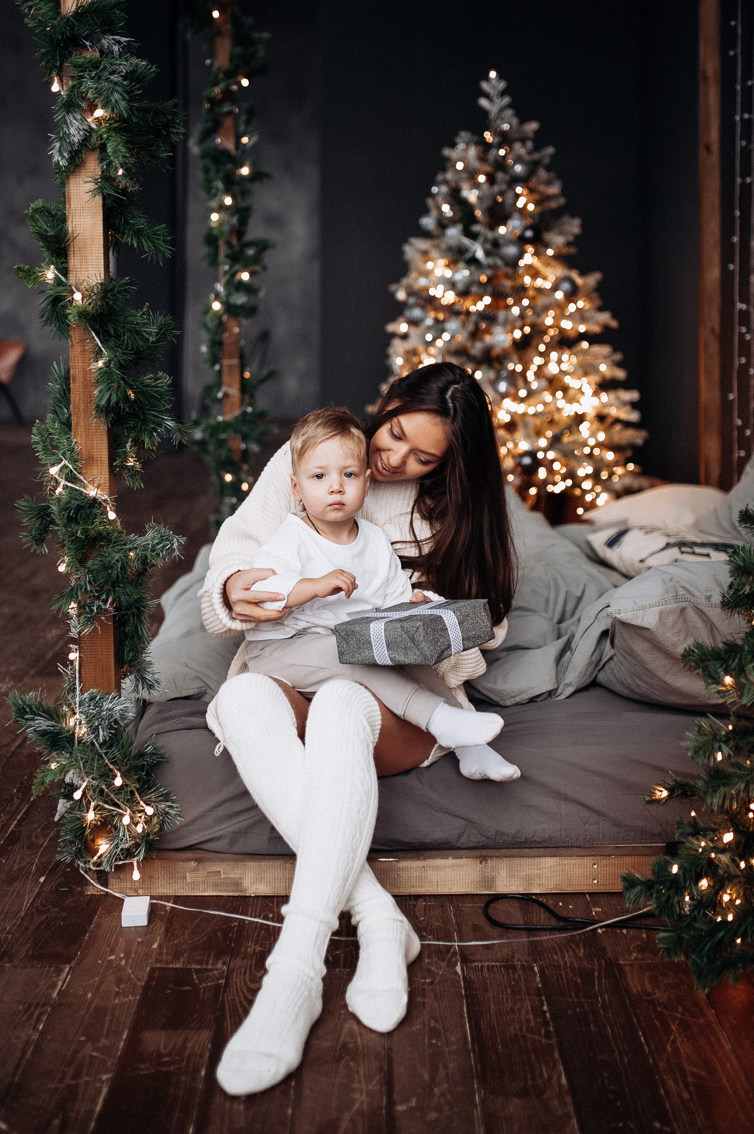 Вика и Матвей. Новогодняя. Главная