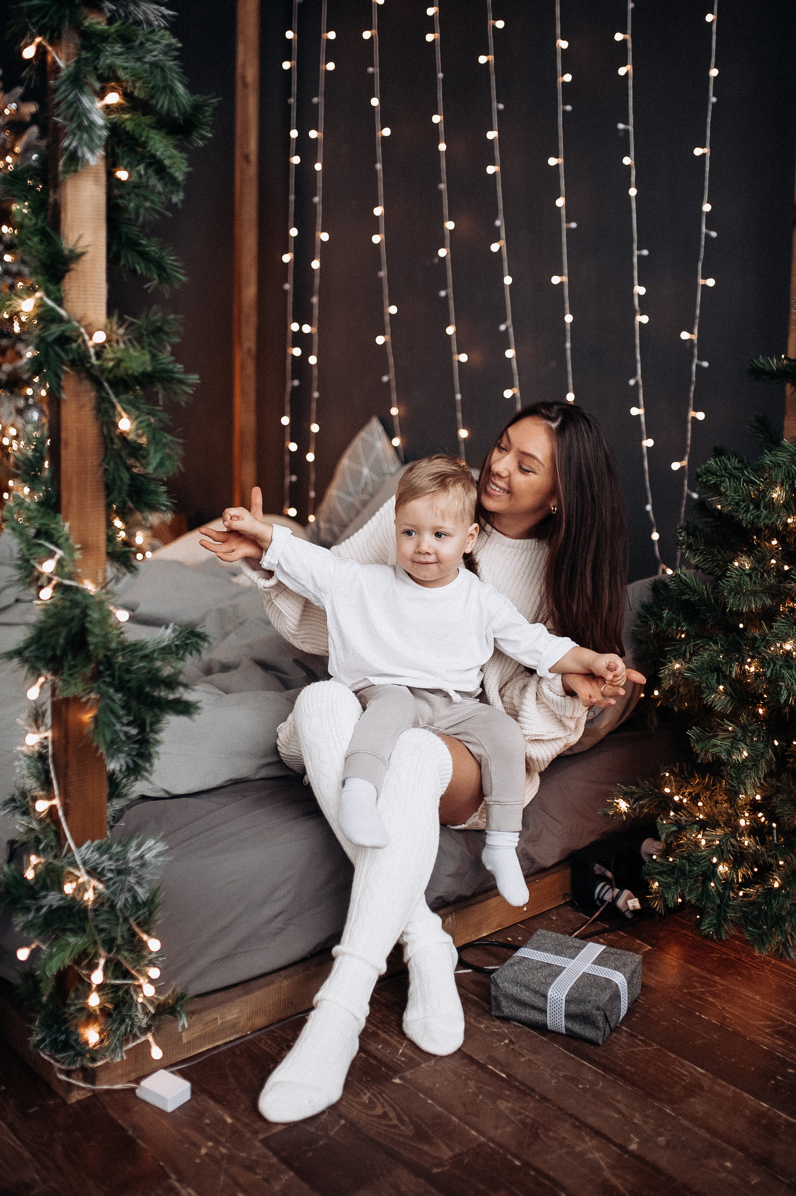 Вика и Матвей. Новогодняя. Главная