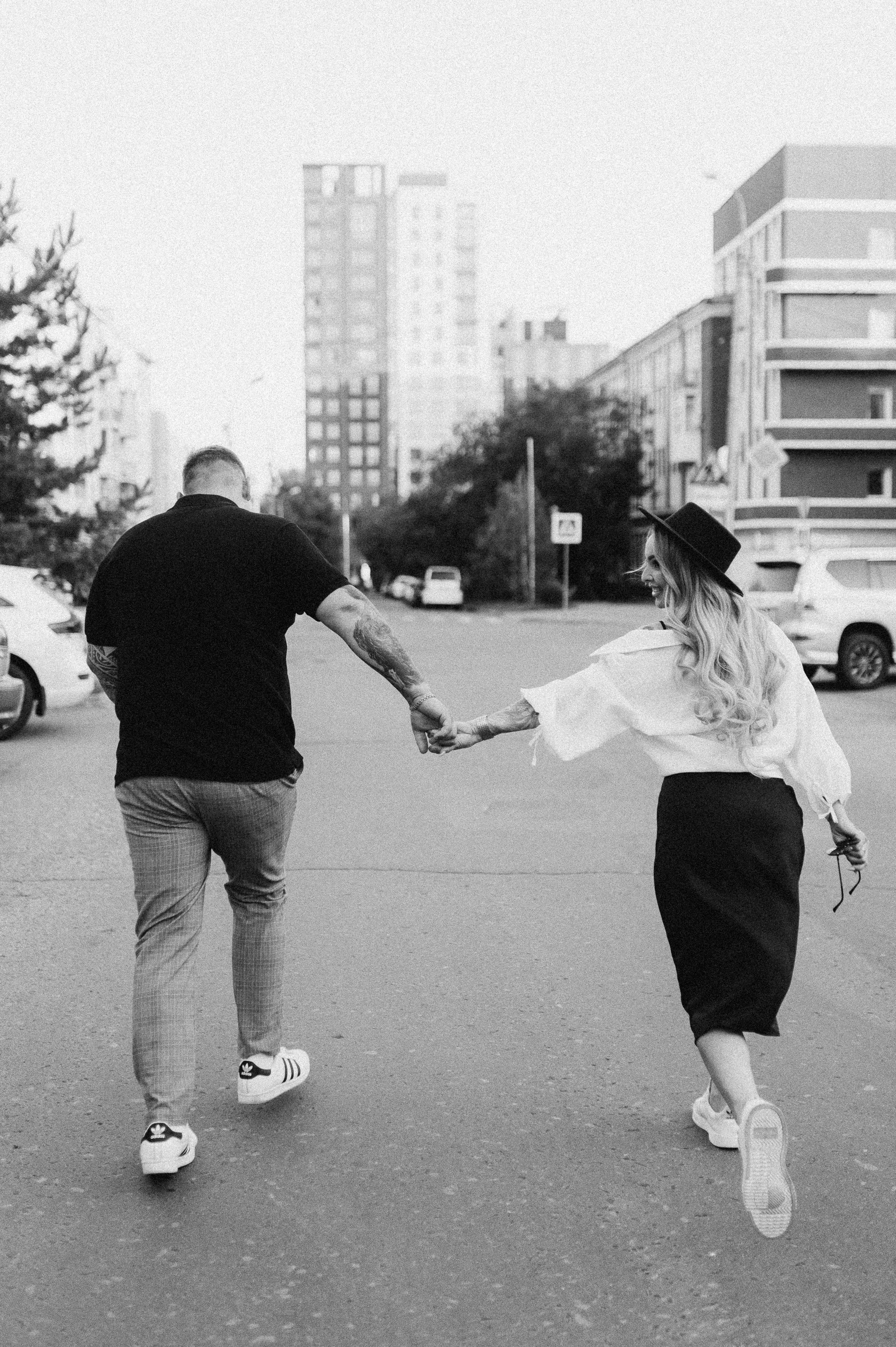 Лёша и Света. Прогулка. Главная