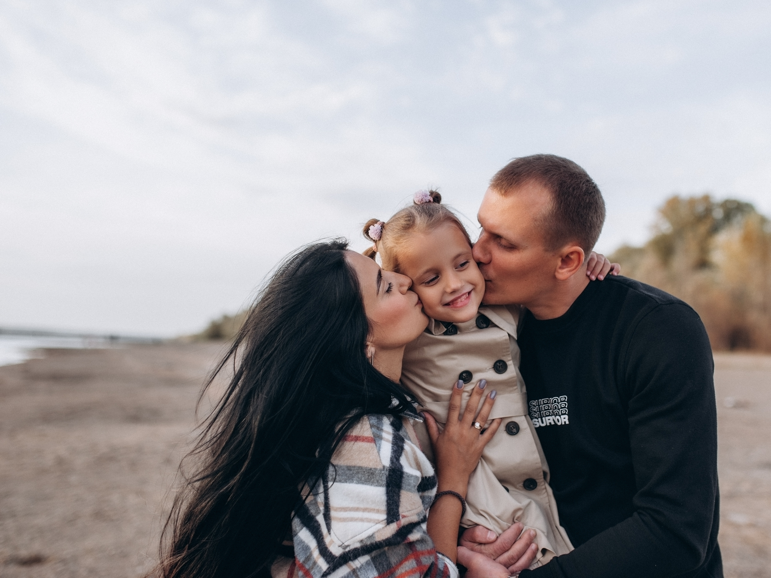 Паша, Оля и Вика. Прогулка. Главная