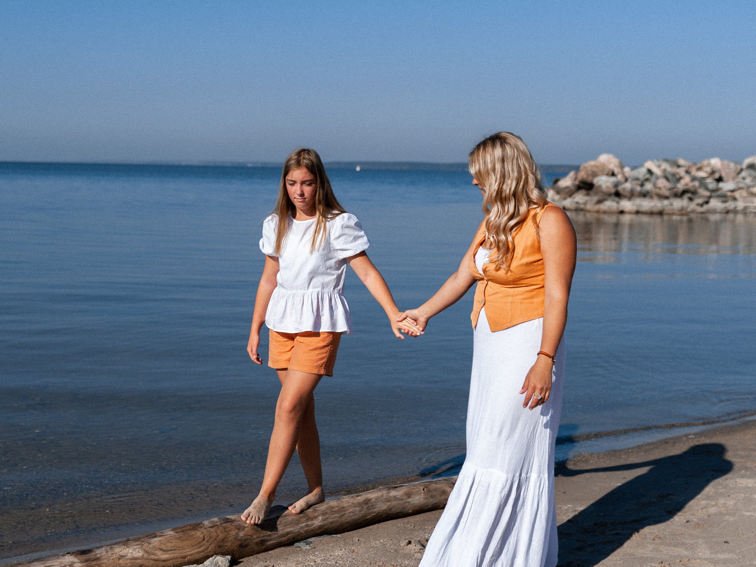 Максим, Наталья, Лера и Егор. Морская прогулка. Главная