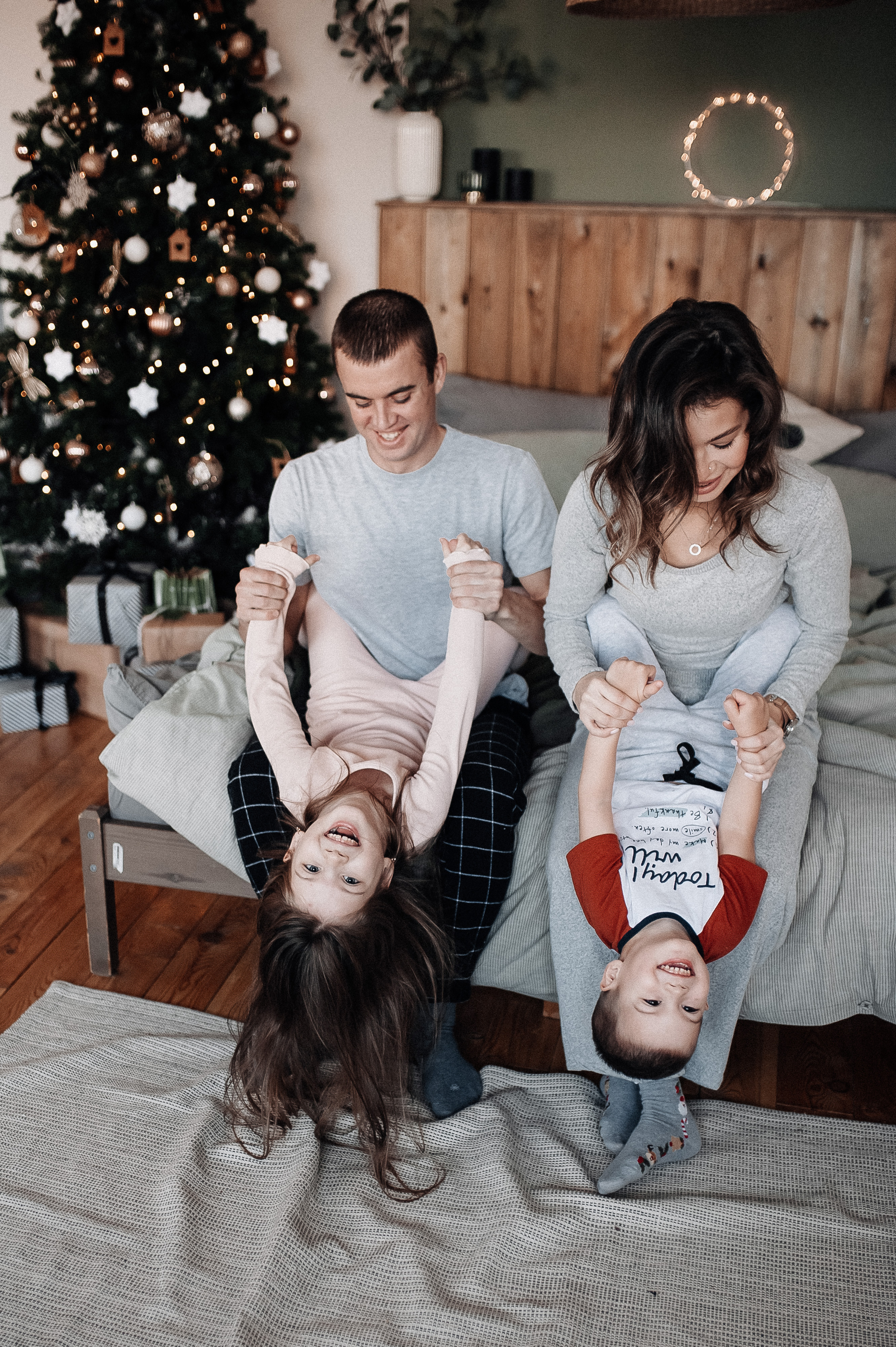 Денис, Таня, Женя и Никита. Новогодняя. Главная