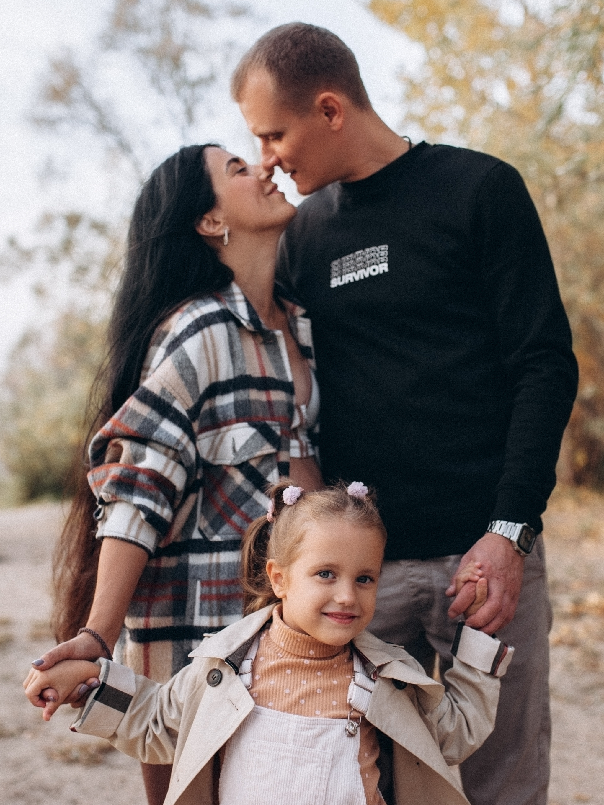 Паша, Оля и Вика. Прогулка. Главная