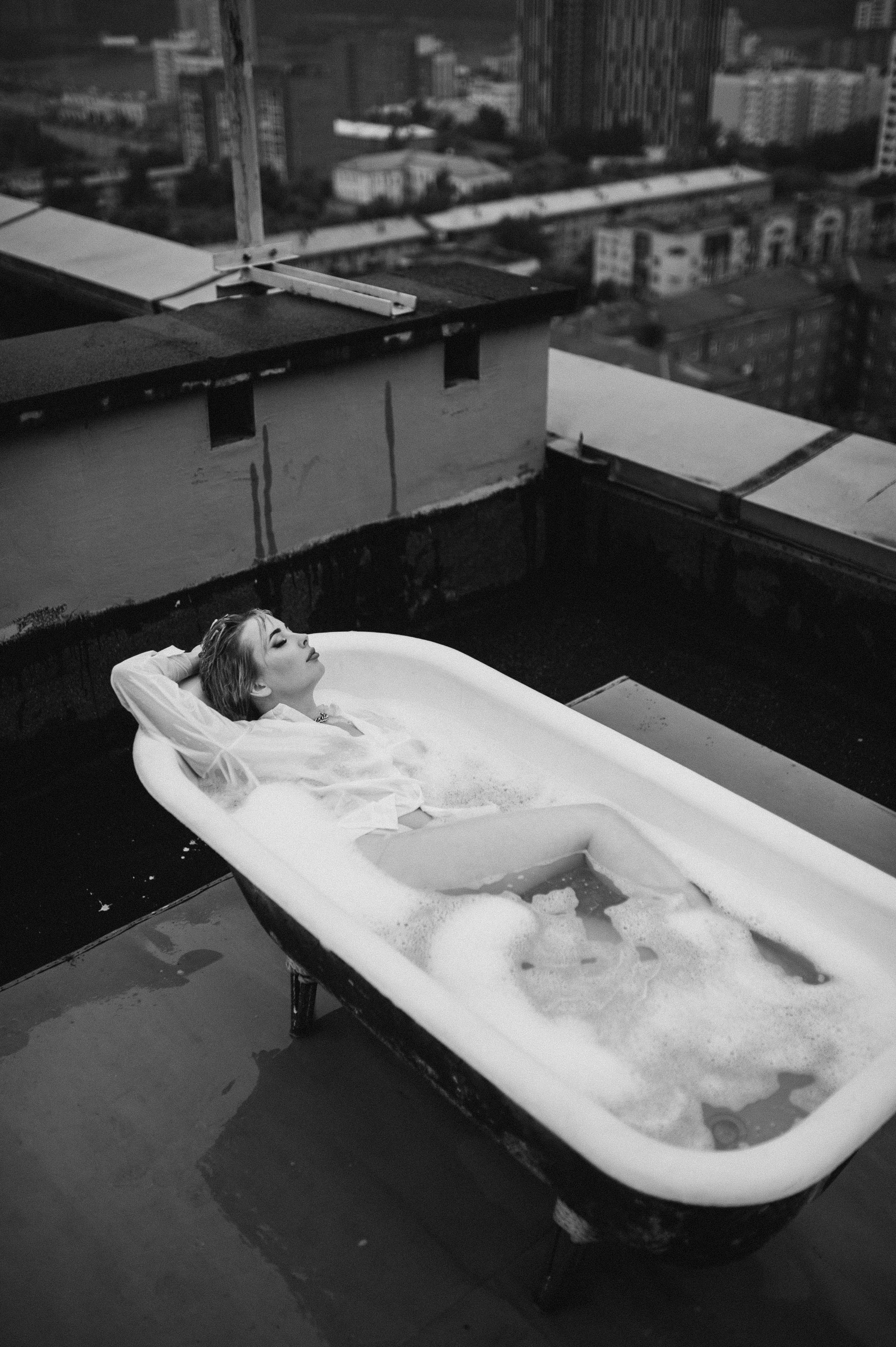 Вика. Съёмка на крыше. Главная