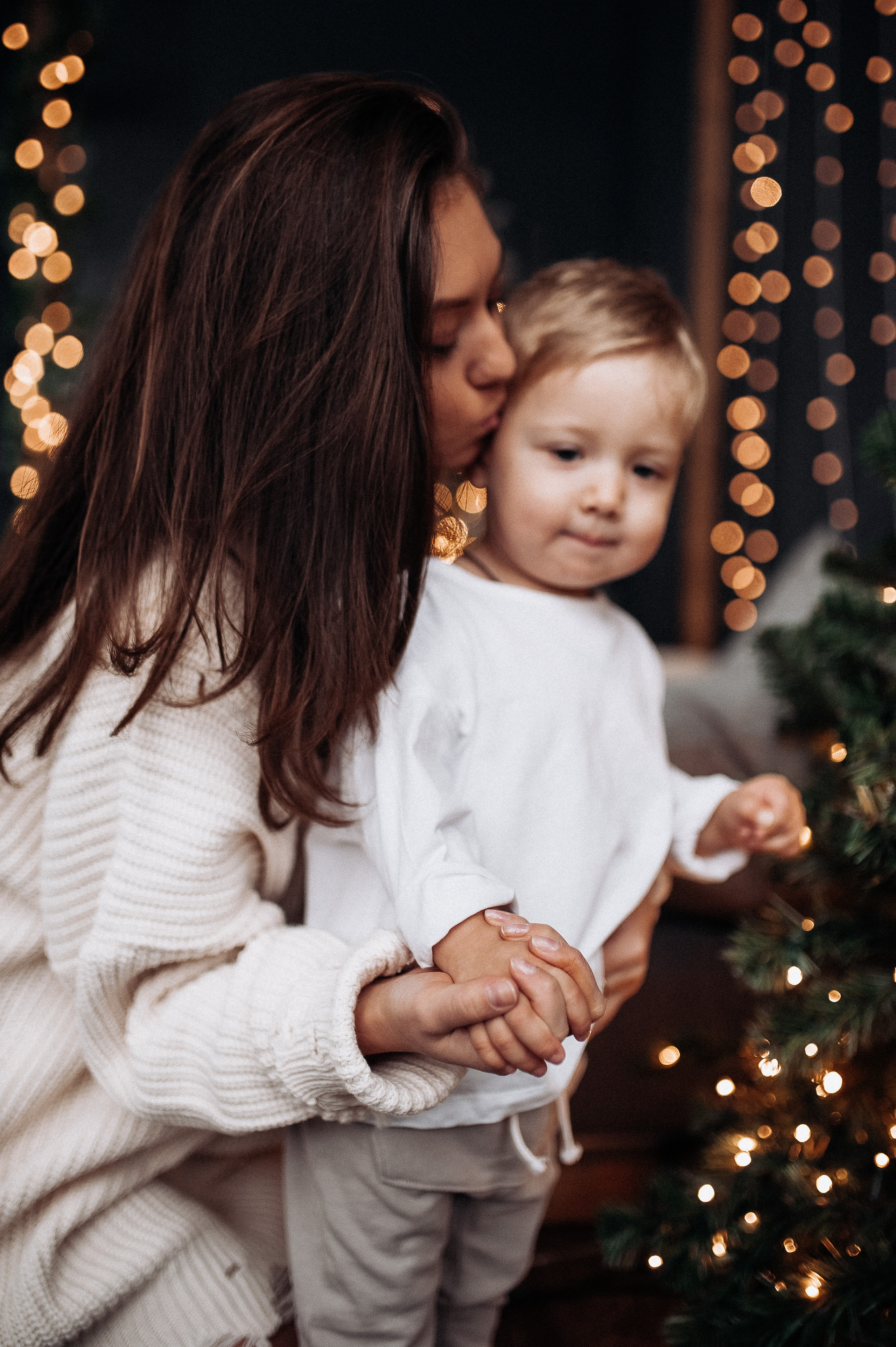 Вика и Матвей. Новогодняя. Главная