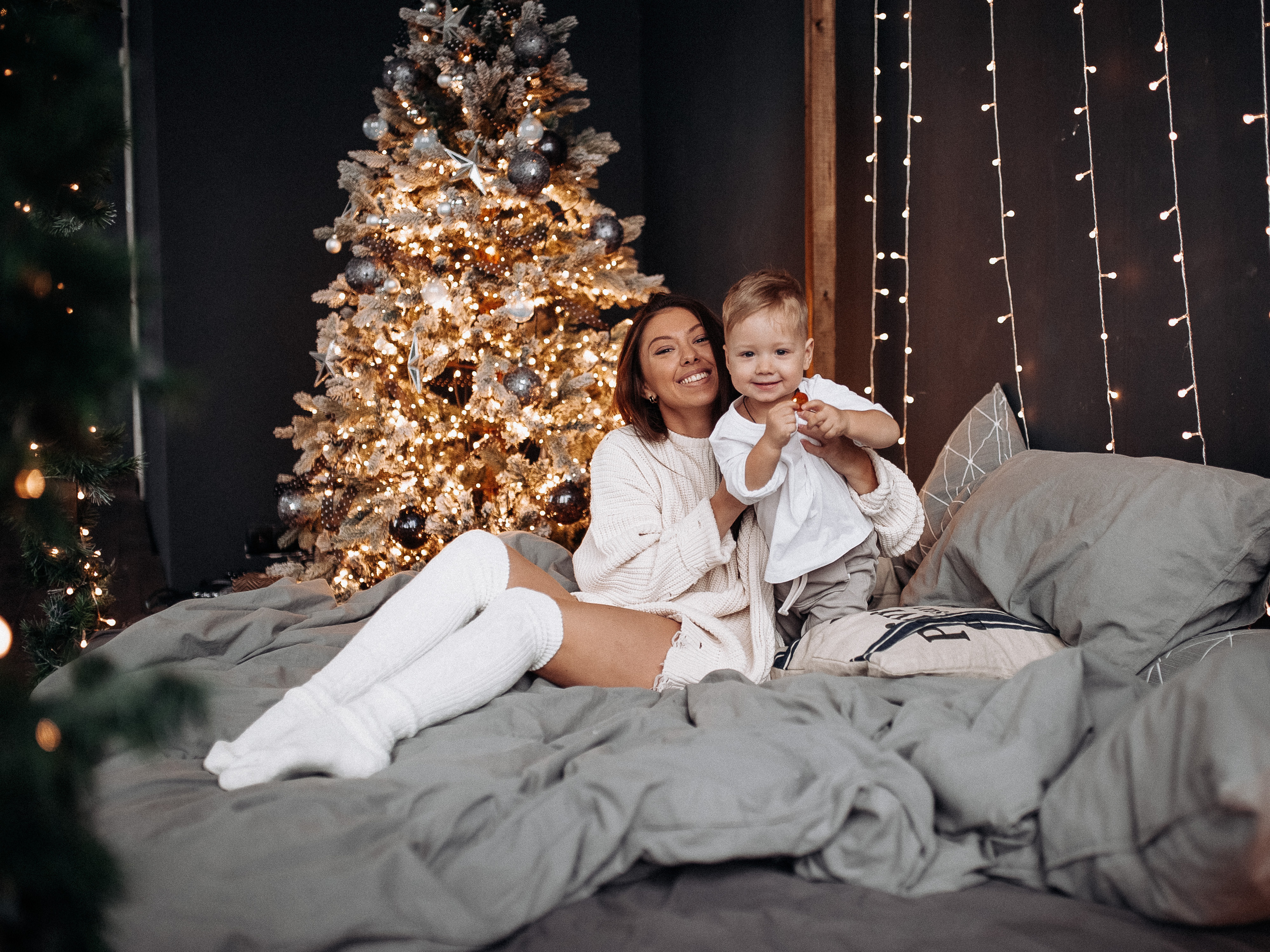 Вика и Матвей. Новогодняя. Главная