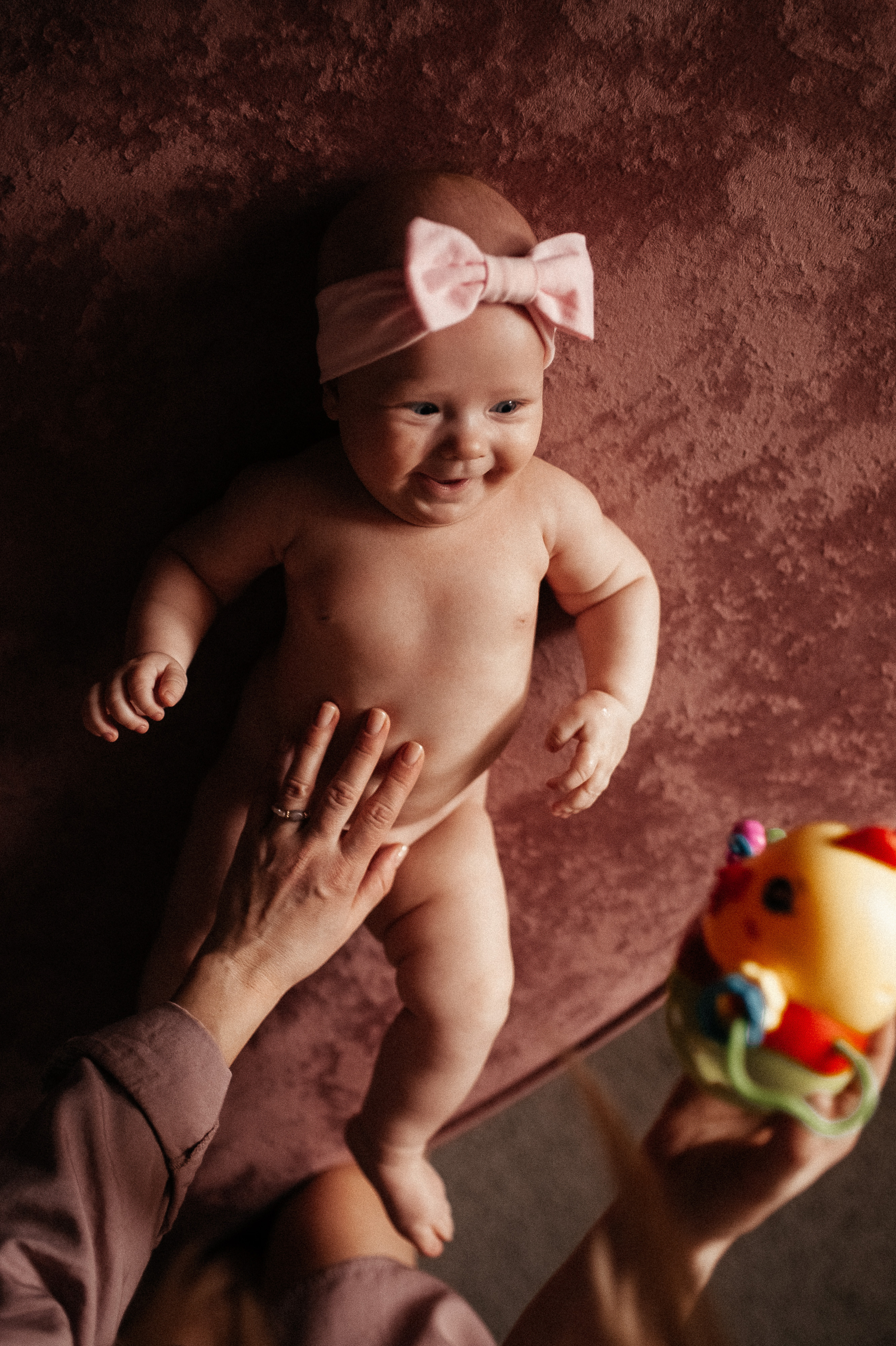 В маминых объятьях. Главная