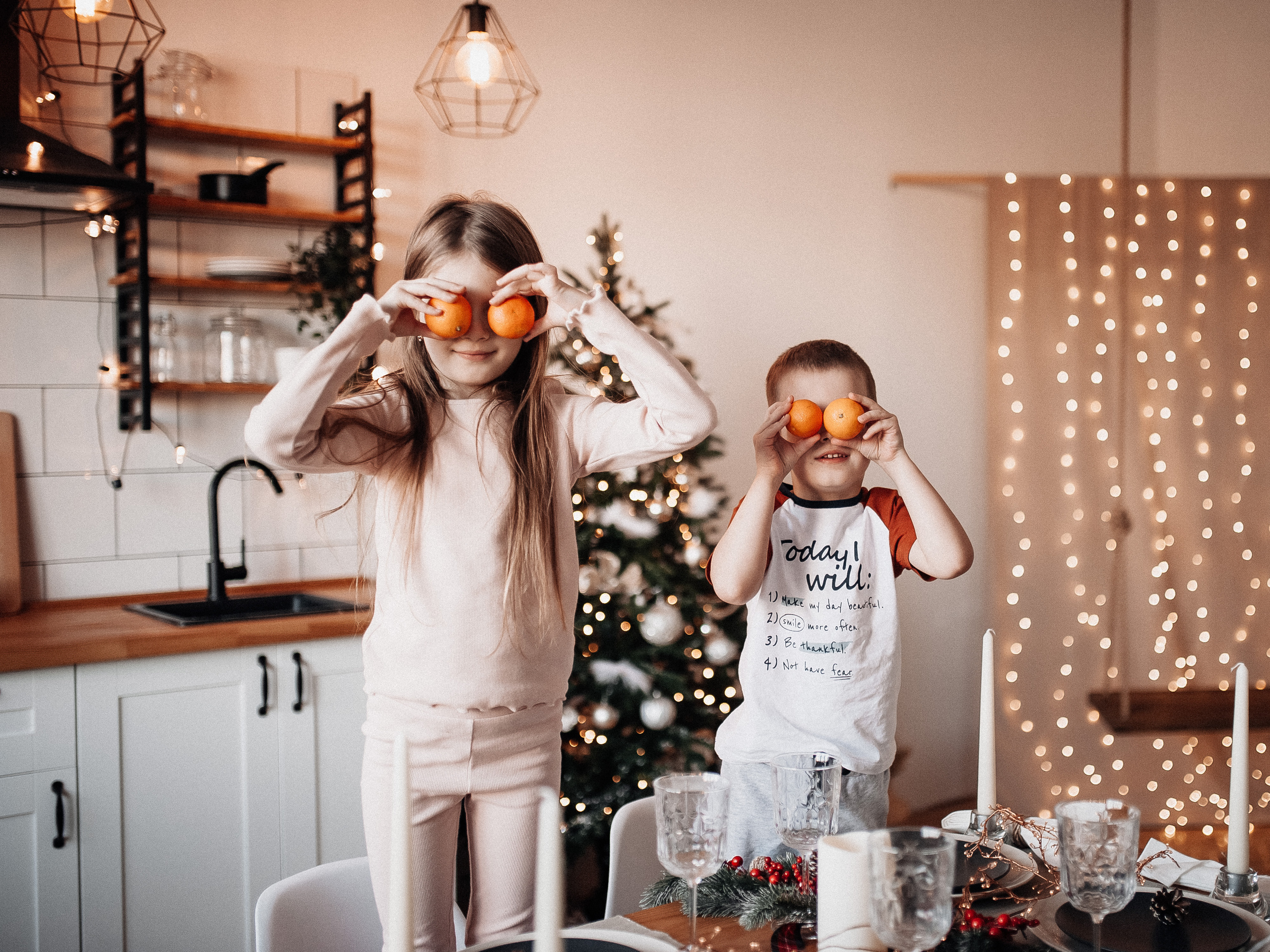 Денис, Таня, Женя и Никита. Новогодняя. Главная