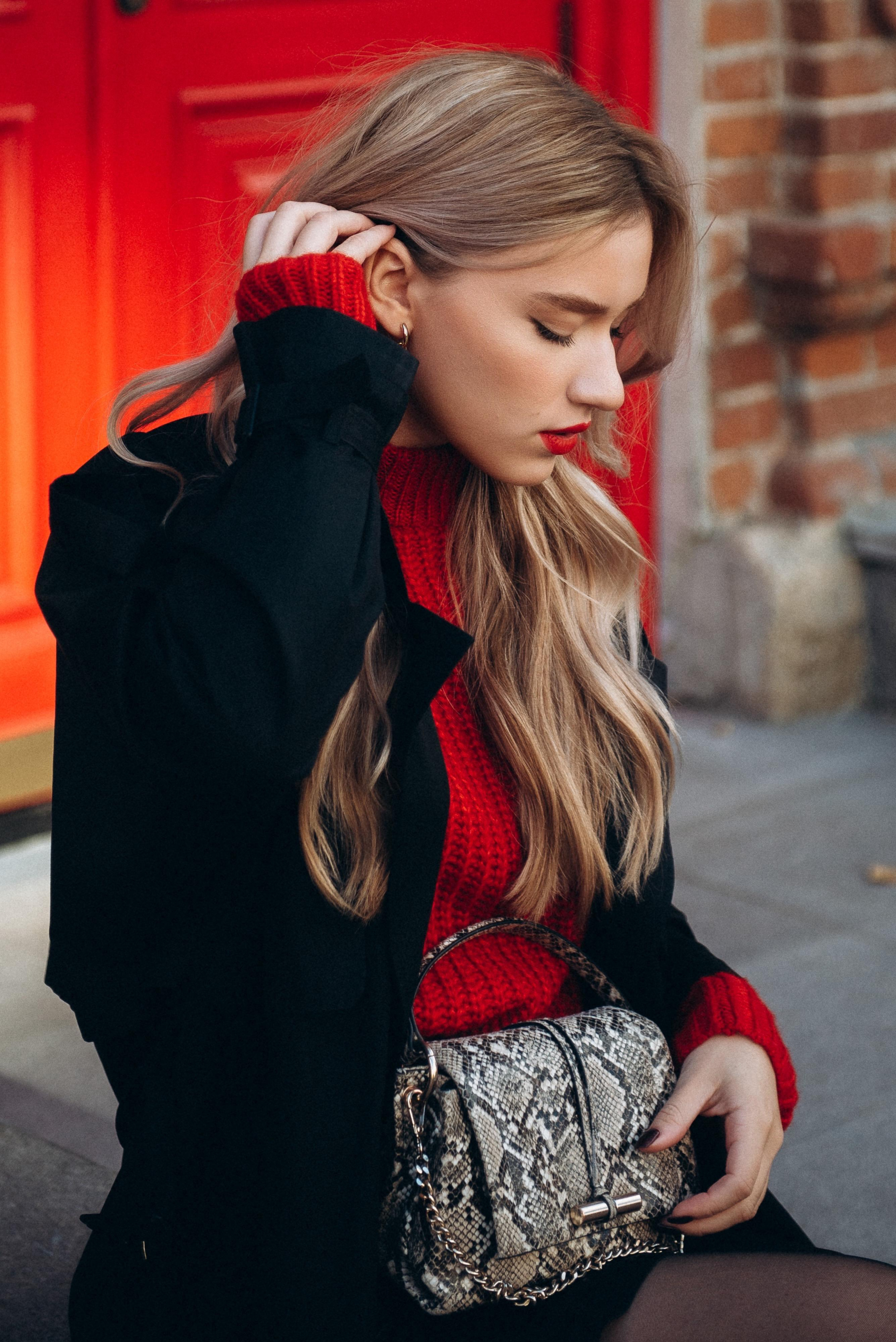 Алина. Осенний стрит. Главная