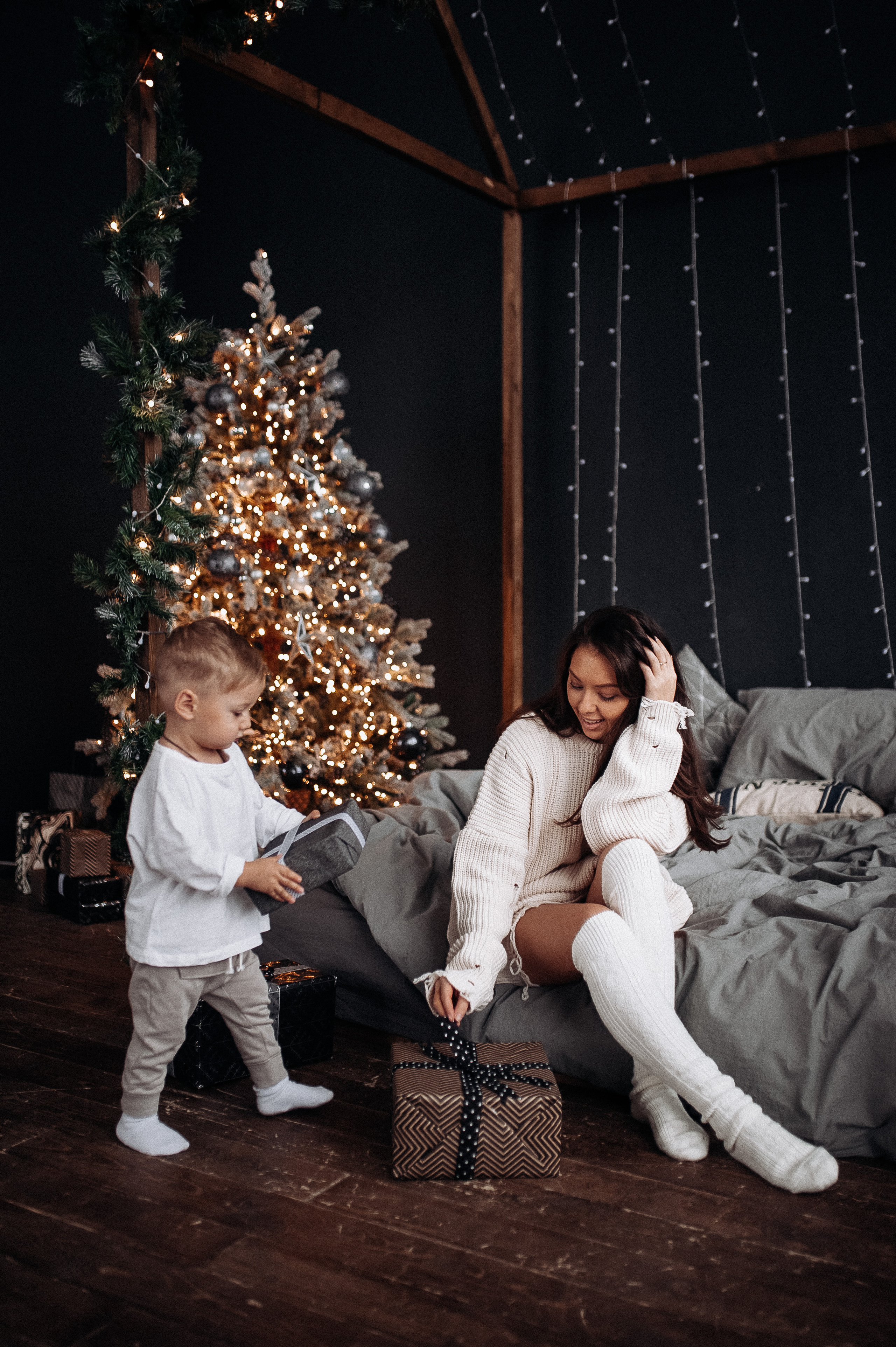 Вика и Матвей. Новогодняя. Главная