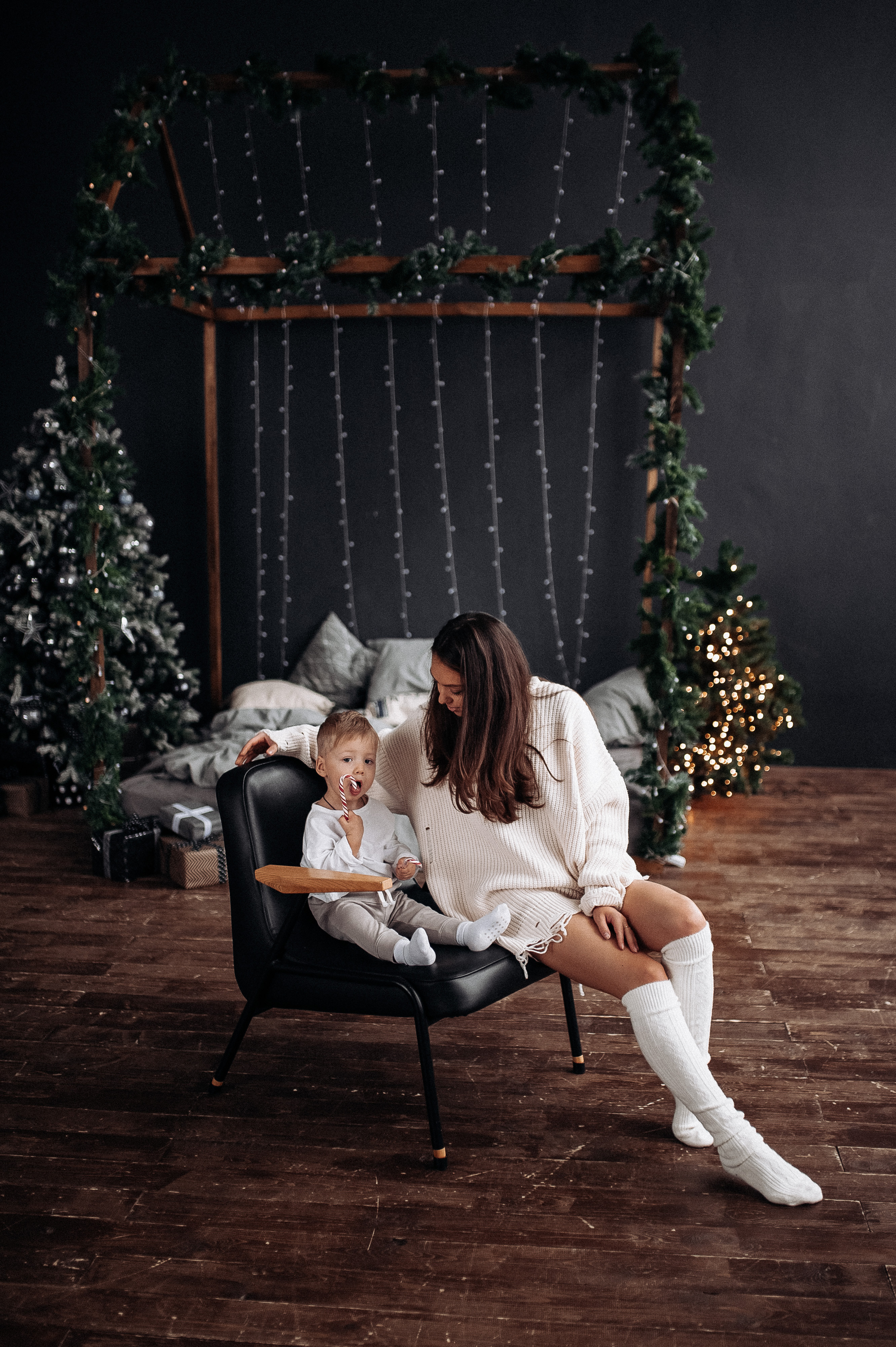 Вика и Матвей. Новогодняя. Главная